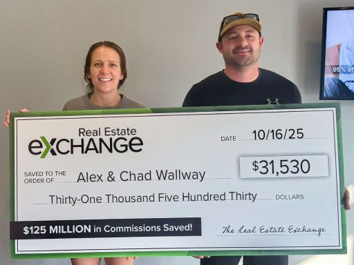 Alexandrea & Chad - 160 Tullymore Dr, Robins, IA