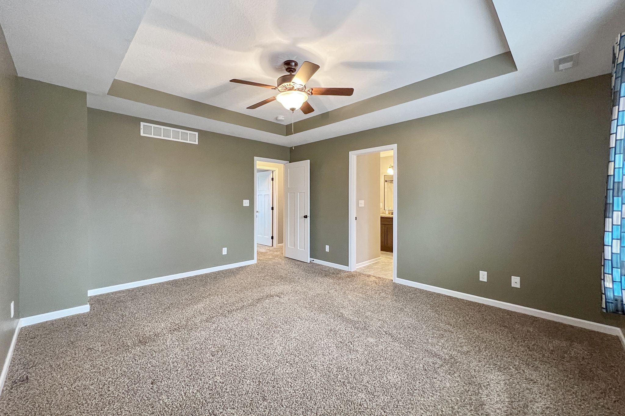 1665 North Creek Dr, Marion, IA, Image 4