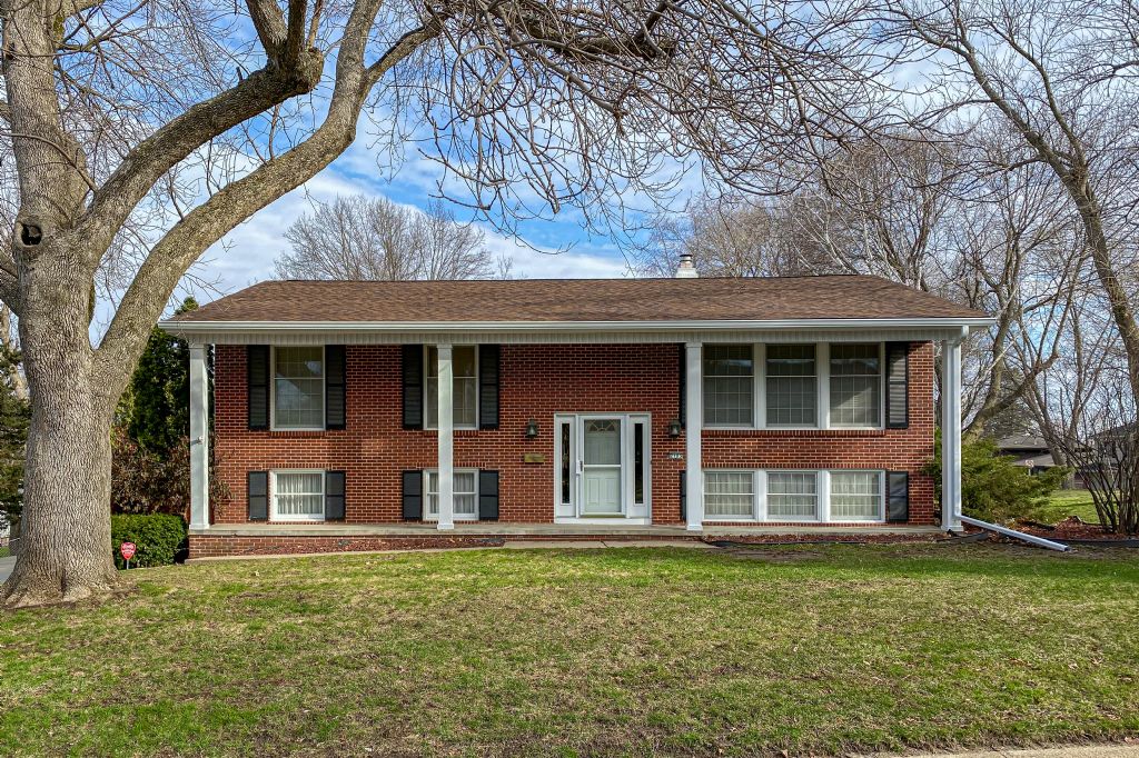2103 Woodland Ave, West Des Moines, IA, Image 1