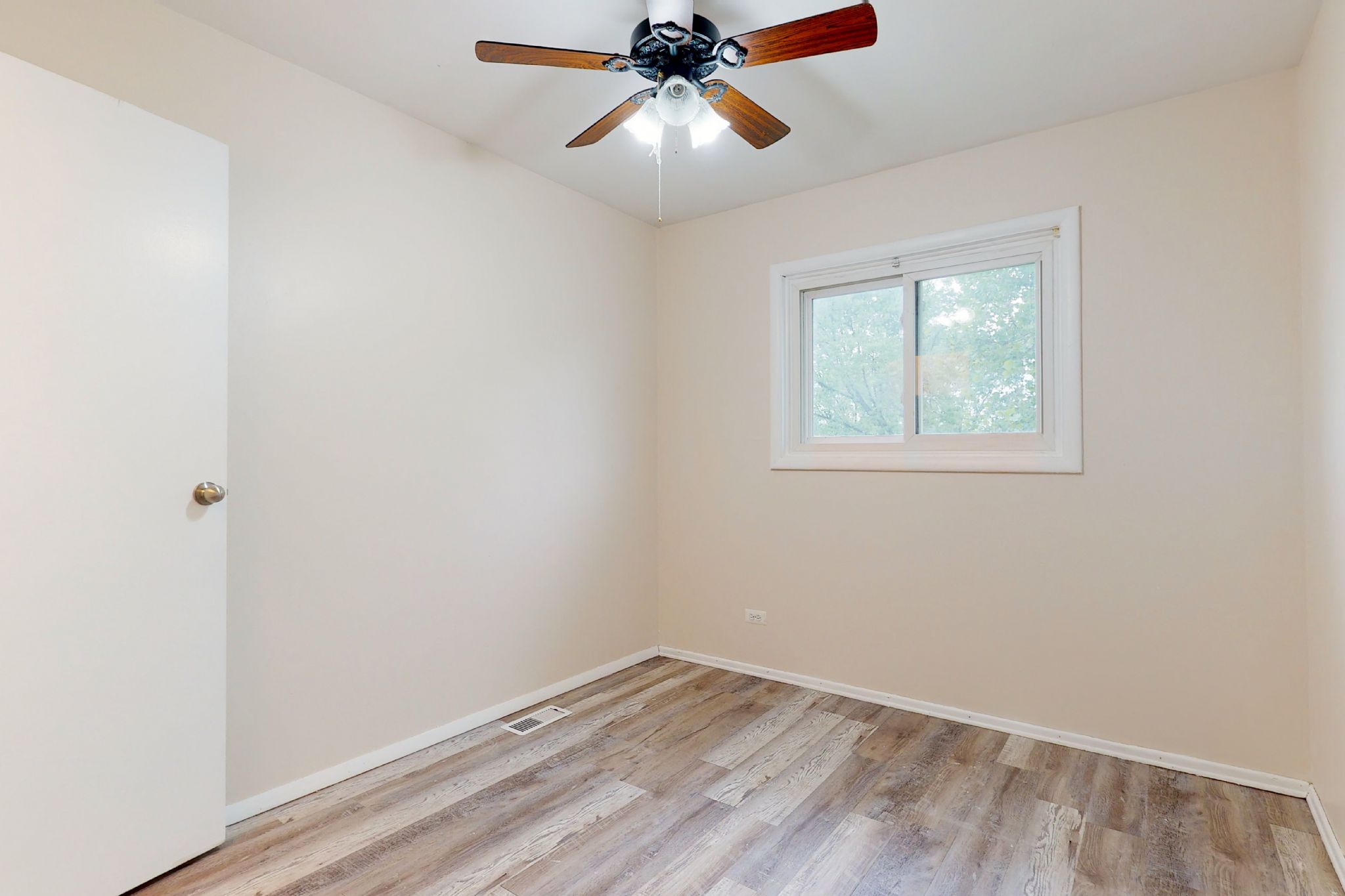 291 W. Berkley Ln., Hoffman Estates, IL, Image 16