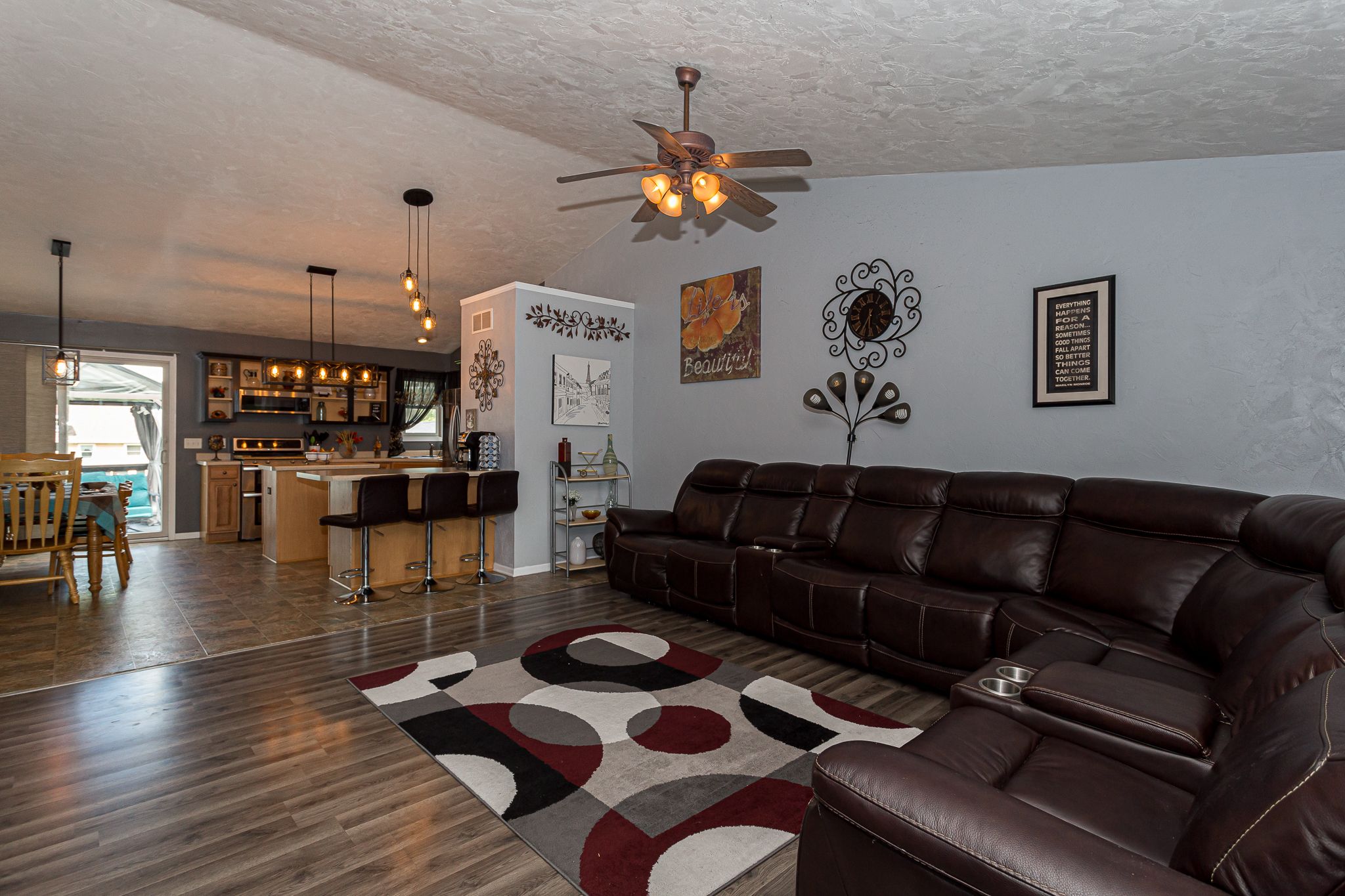 525 3rd Ave, Hampton, IL, Image 2