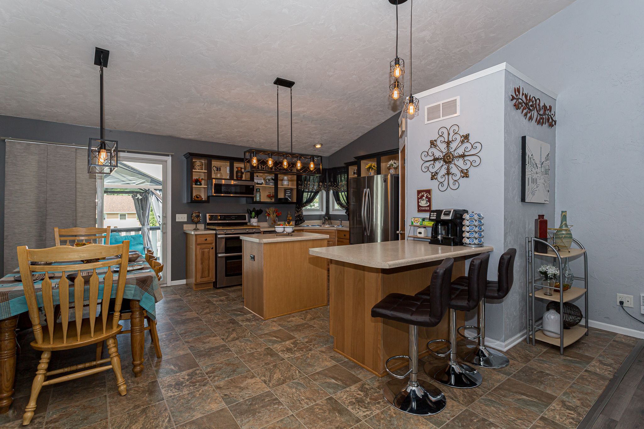 525 3rd Ave, Hampton, IL, Image 3