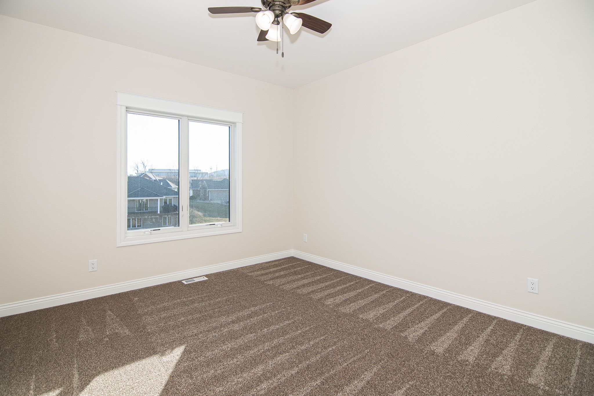 2226 Eldie Dr, Dubuque, IA, Image 17