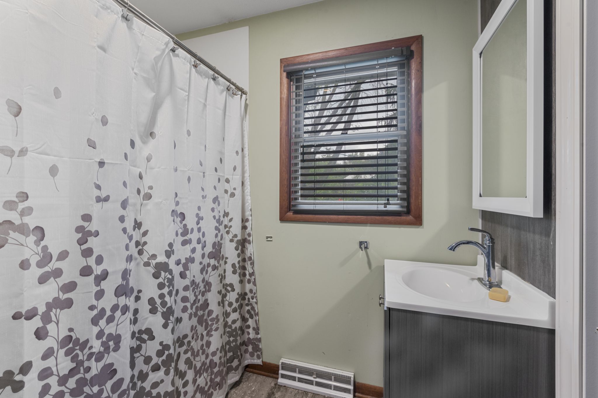1647 Hollywood Boulevard, Iowa City, IA, Image 22