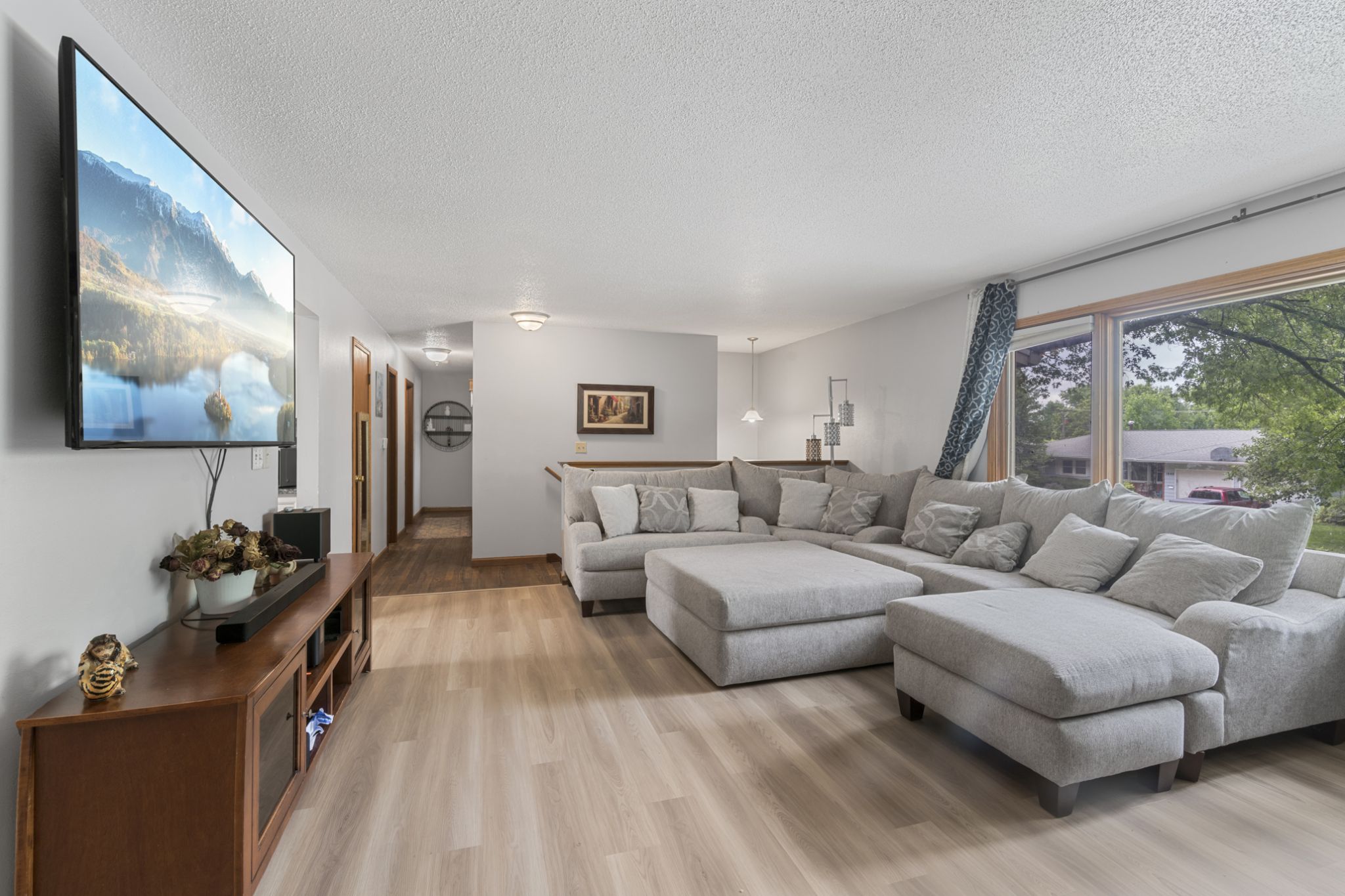 1647 Hollywood Boulevard, Iowa City, IA, Image 3