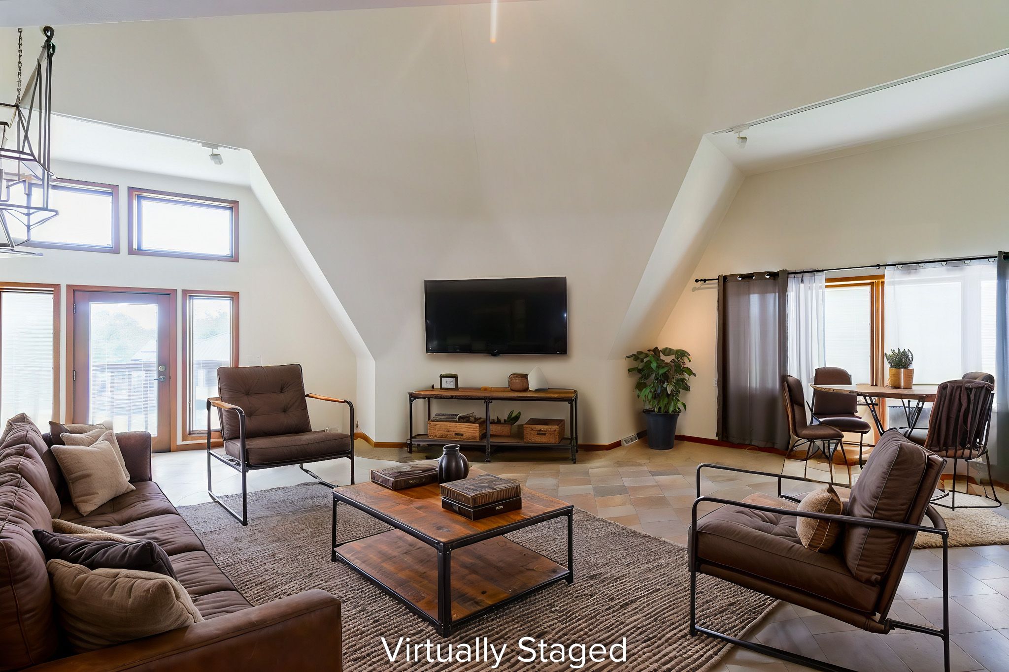 2105 Milligan Ct SW, Cedar Rapids, IA, Image 2