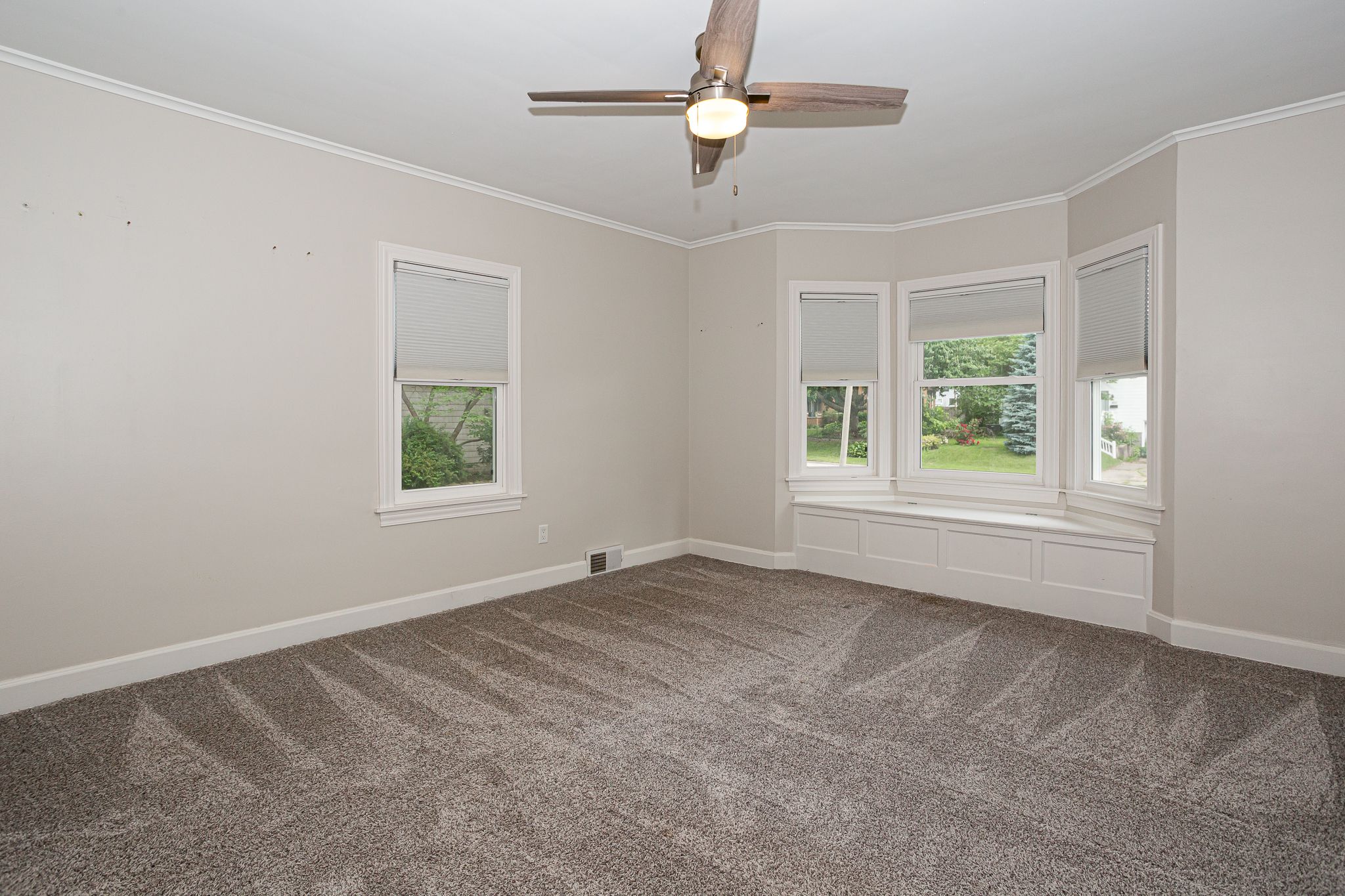 453 Grant St, Bettendorf, IA, Image 15
