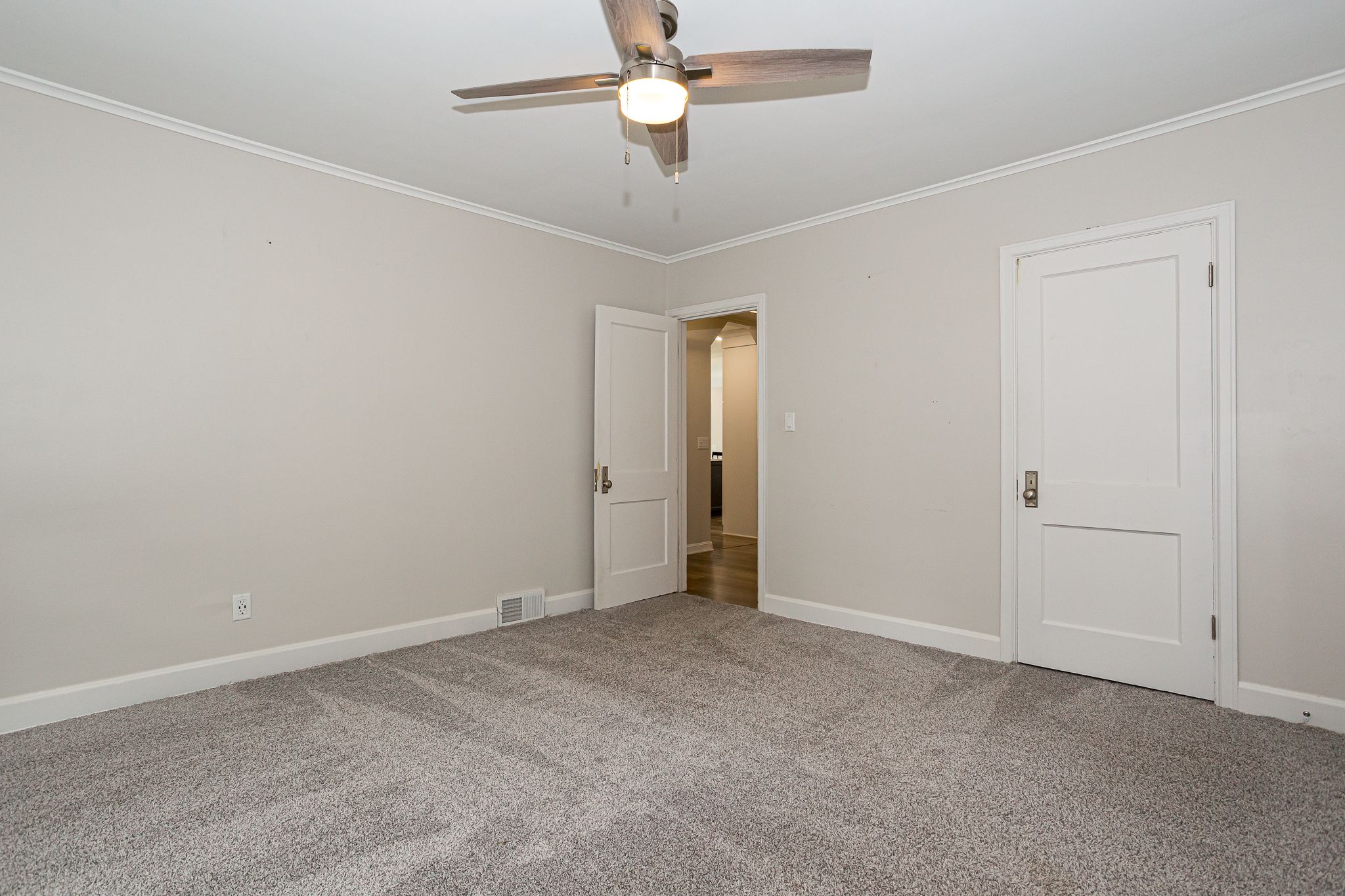453 Grant St, Bettendorf, IA, Image 16
