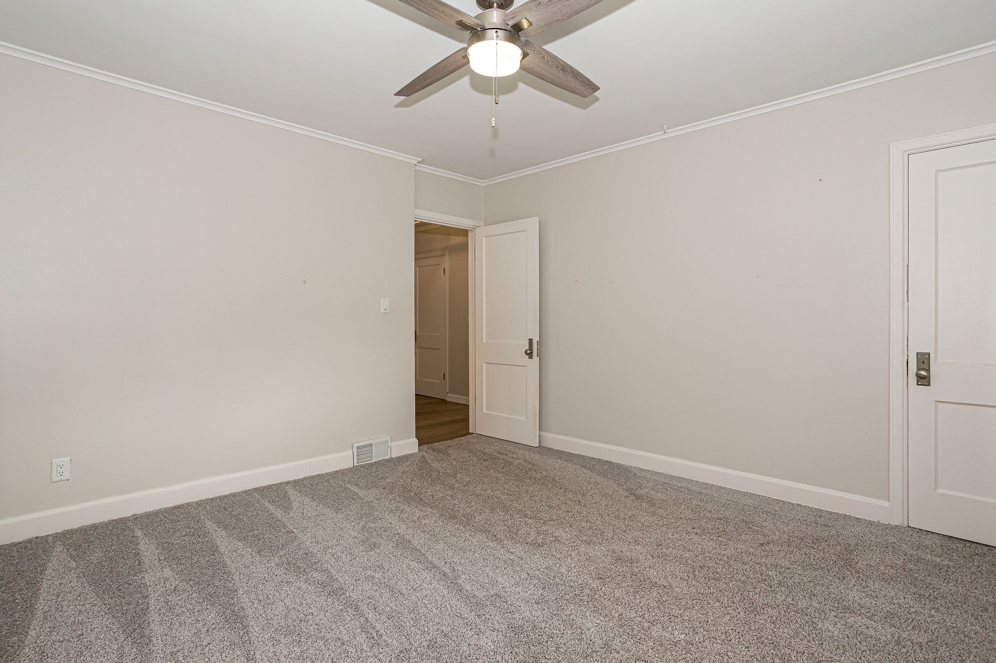453 Grant St, Bettendorf, IA, Image 18
