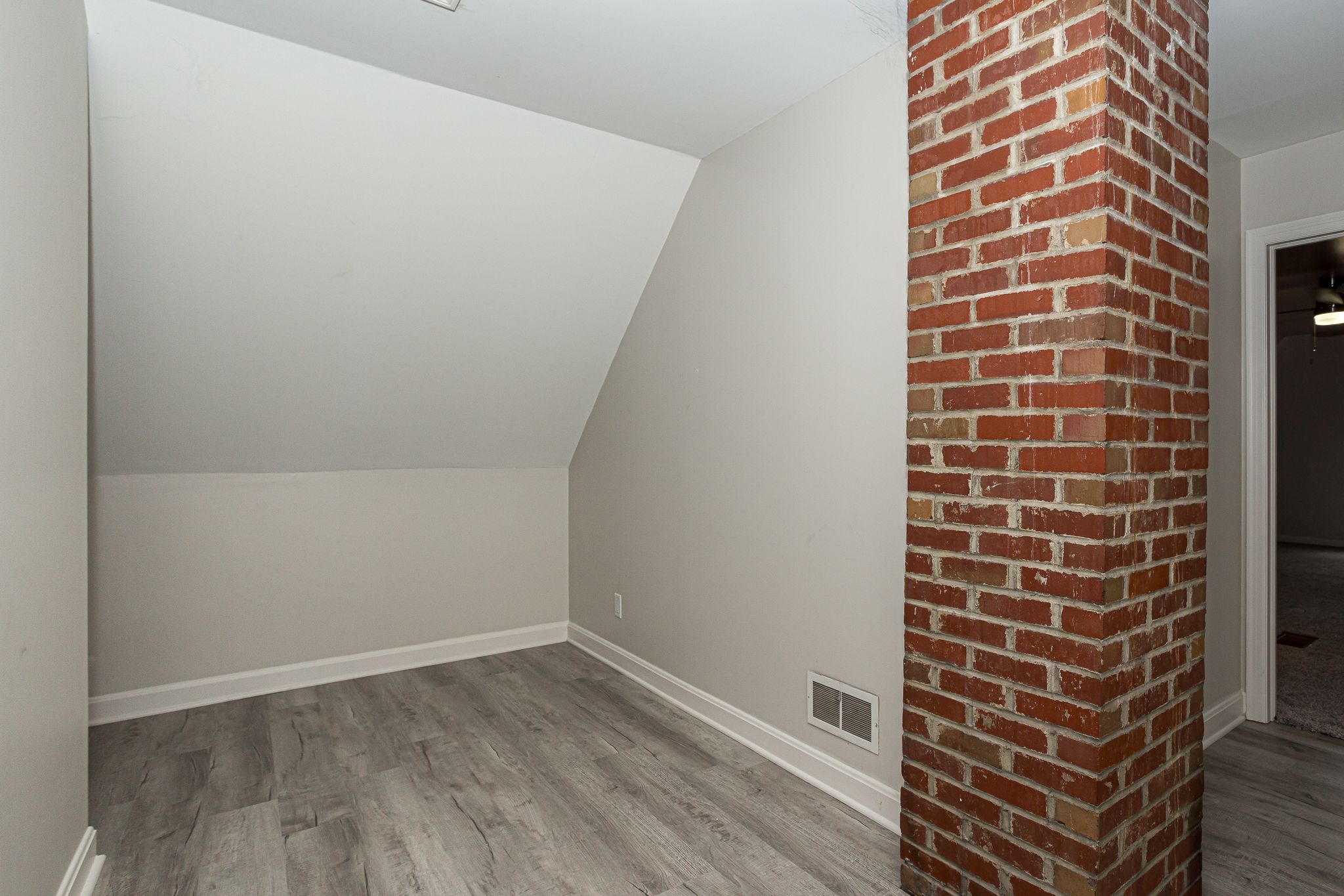 453 Grant St, Bettendorf, IA, Image 26