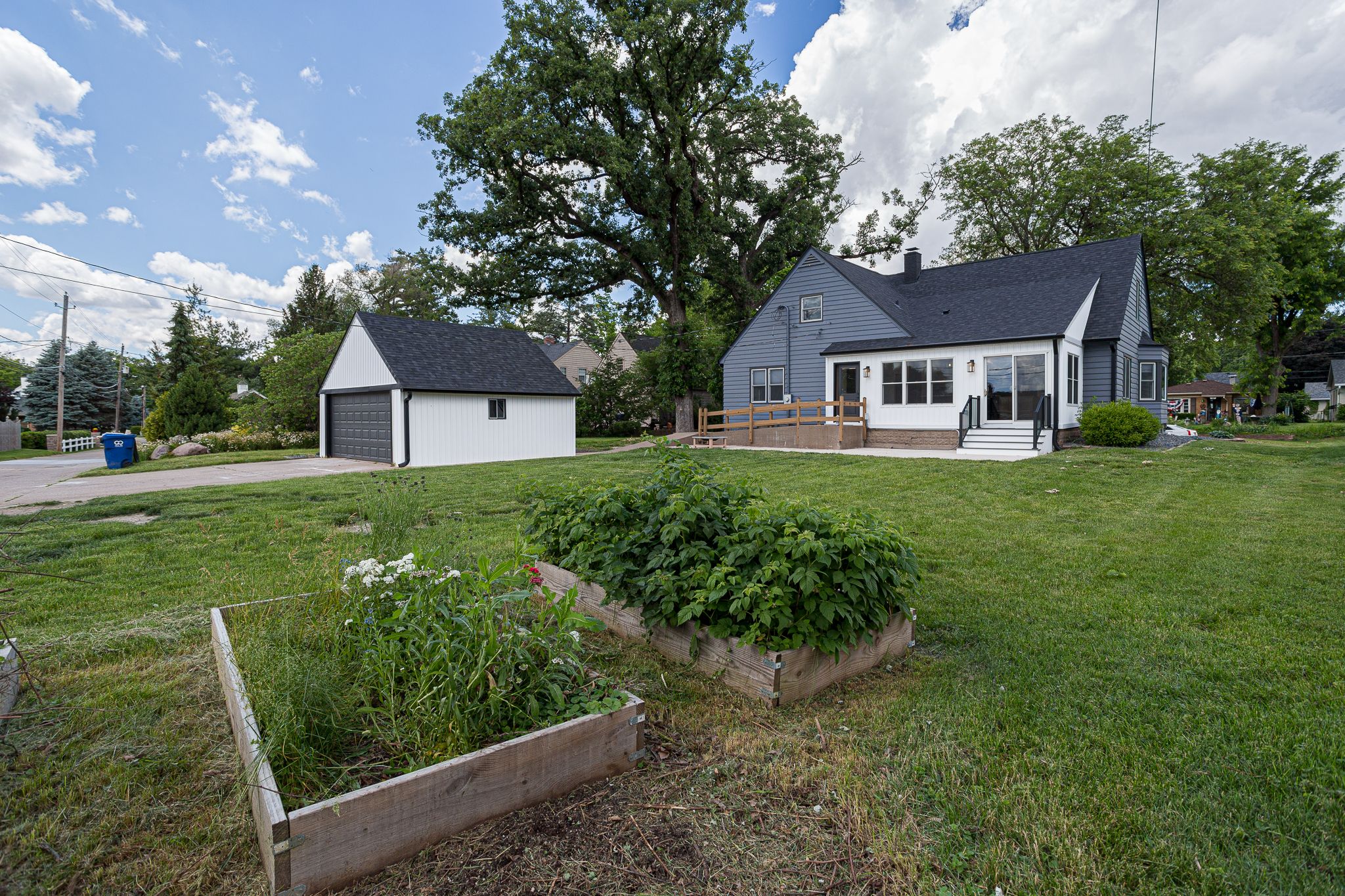 453 Grant St, Bettendorf, IA, Image 35