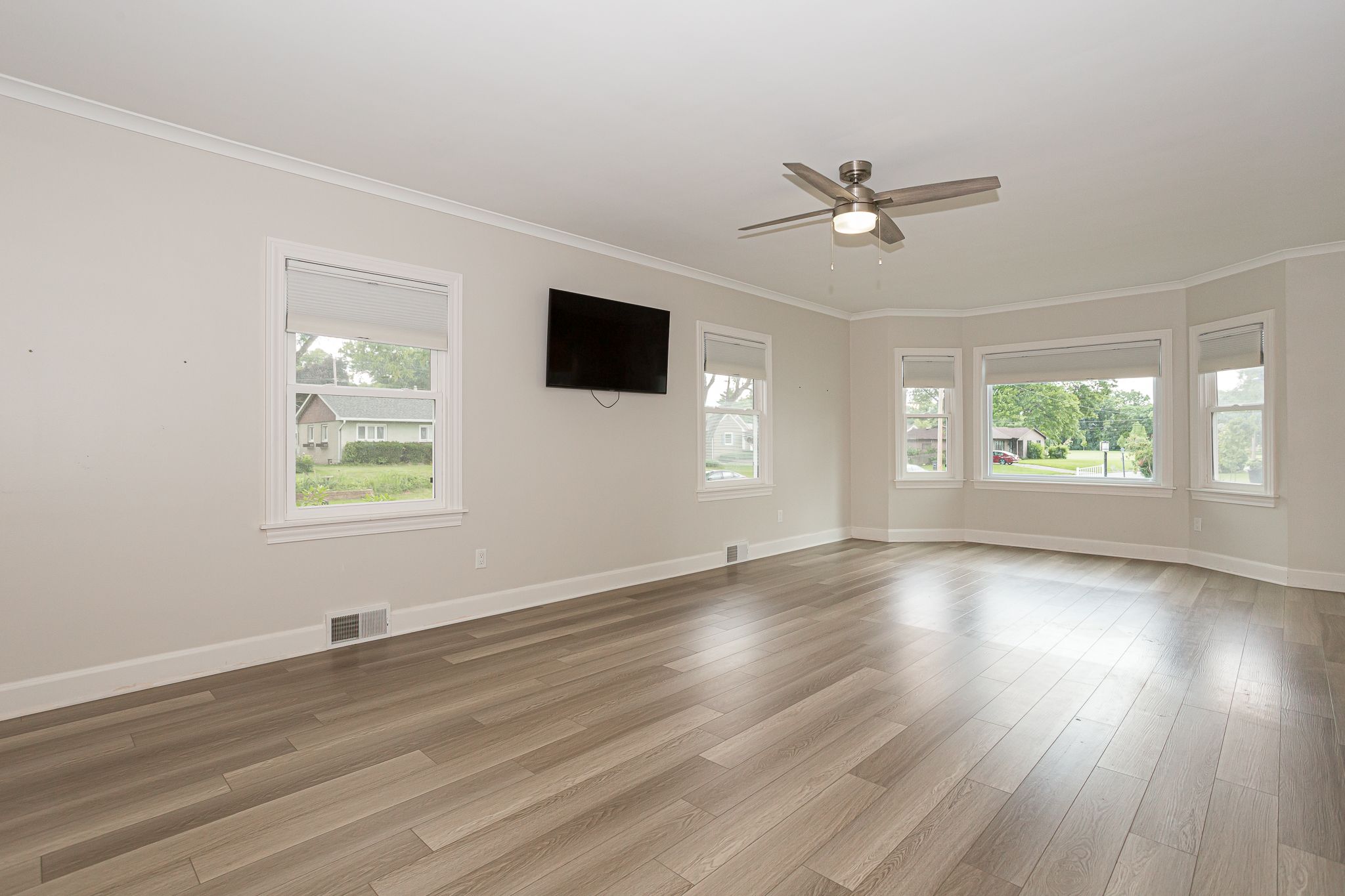 453 Grant St, Bettendorf, IA, Image 3