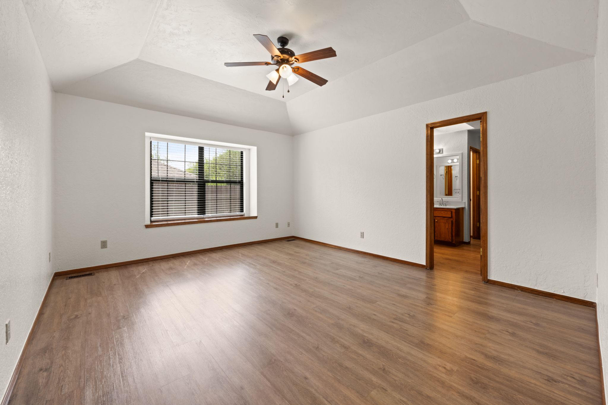 1018 NW 168th St, Edmond, OK, Image 17
