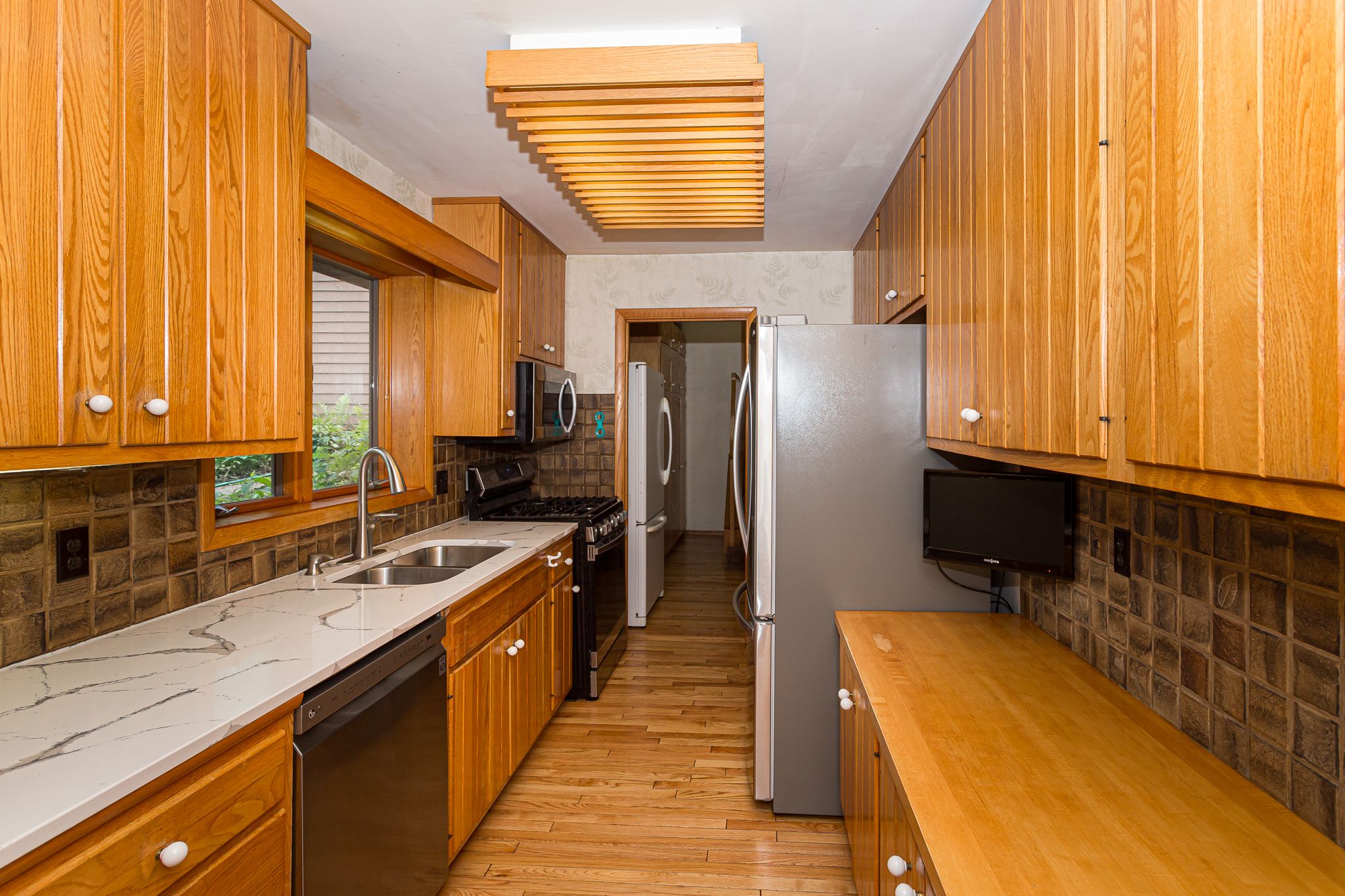 28018 230th Street, Le Claire, IA, Image 12