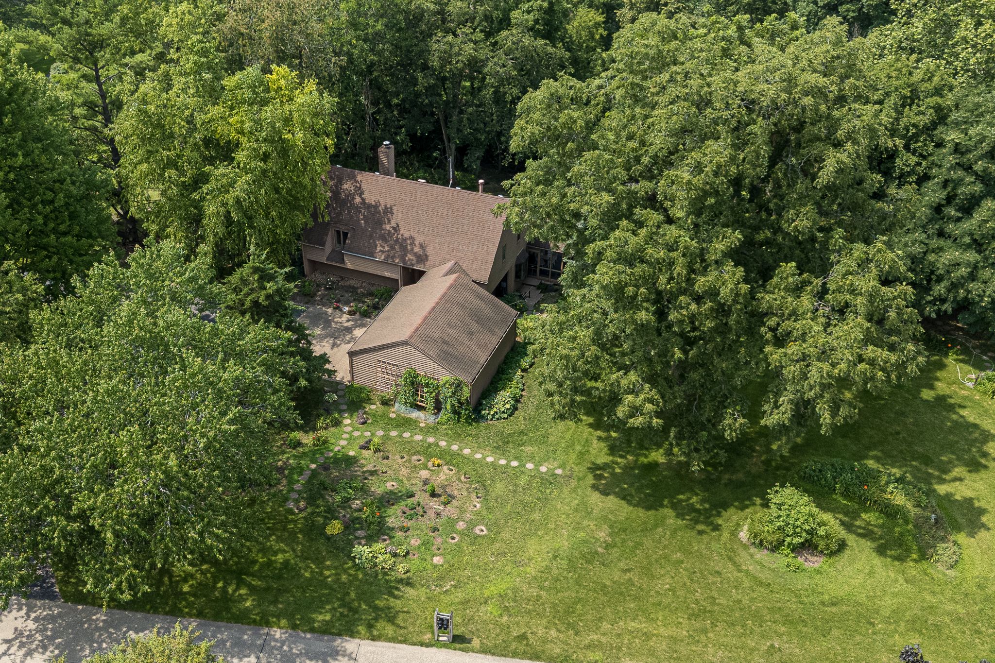 28018 230th Street, Le Claire, IA, Image 1