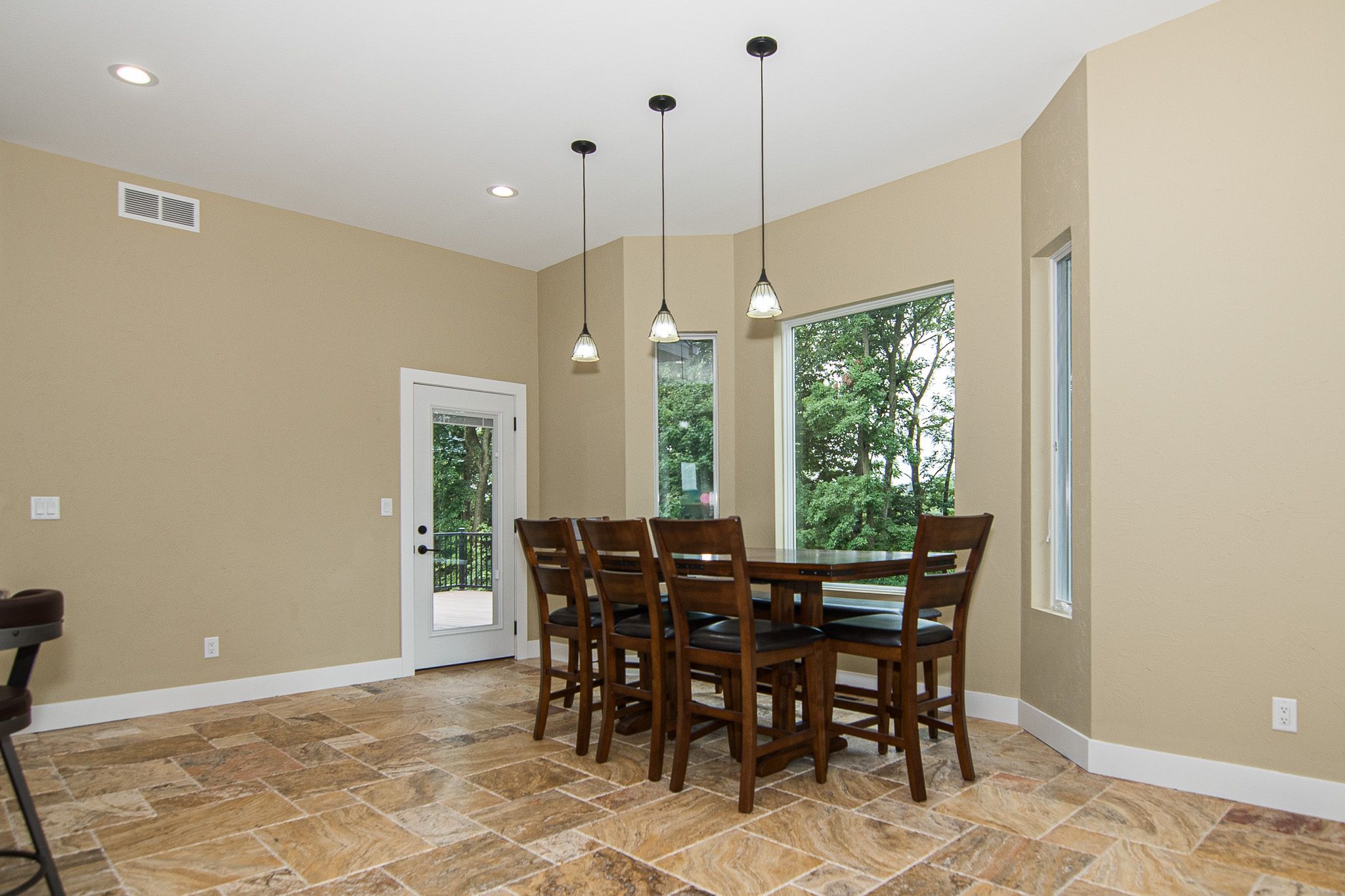1735 Creek Wood Drive, Dubuque, IA, Image 15