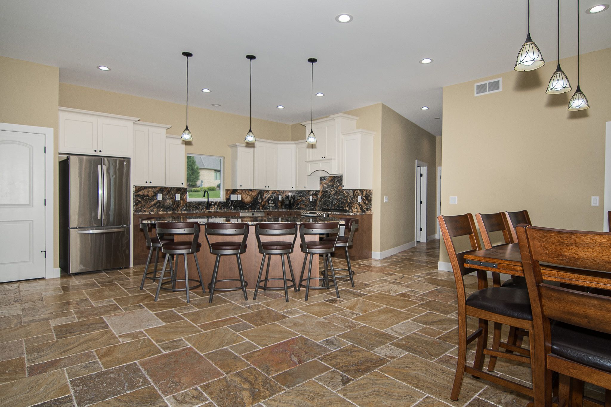 1735 Creek Wood Drive, Dubuque, IA, Image 16