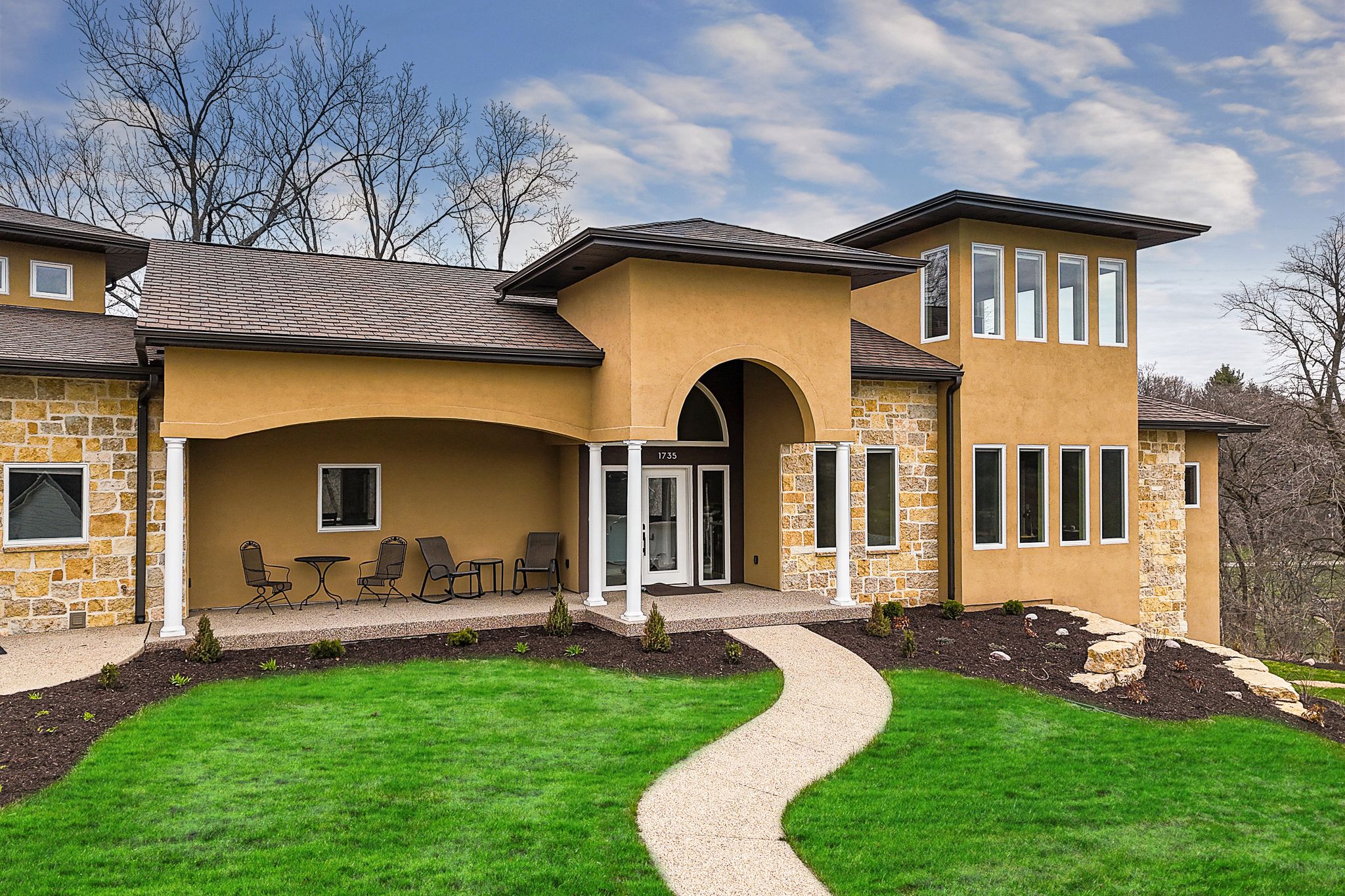 1735 Creek Wood Drive, Dubuque, IA, Image 2