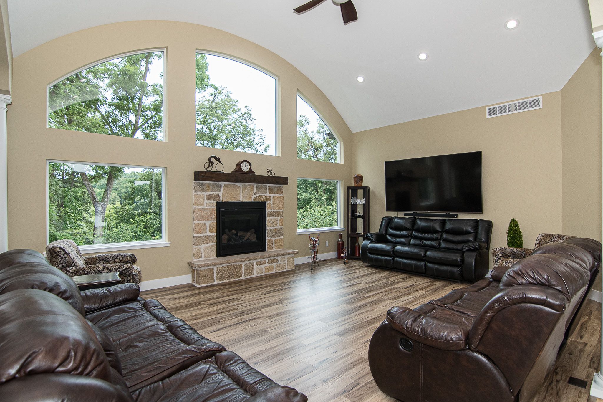 1735 Creek Wood Drive, Dubuque, IA, Image 4