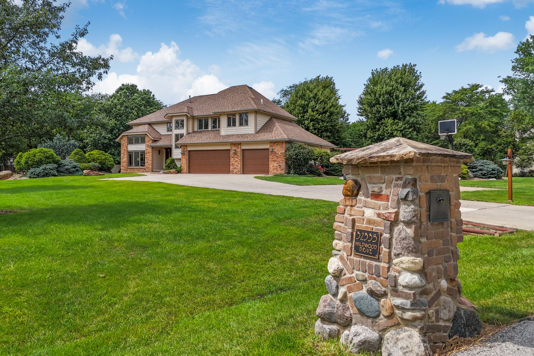 32335 Wildwood Drive, Adel, IA, Image 2
