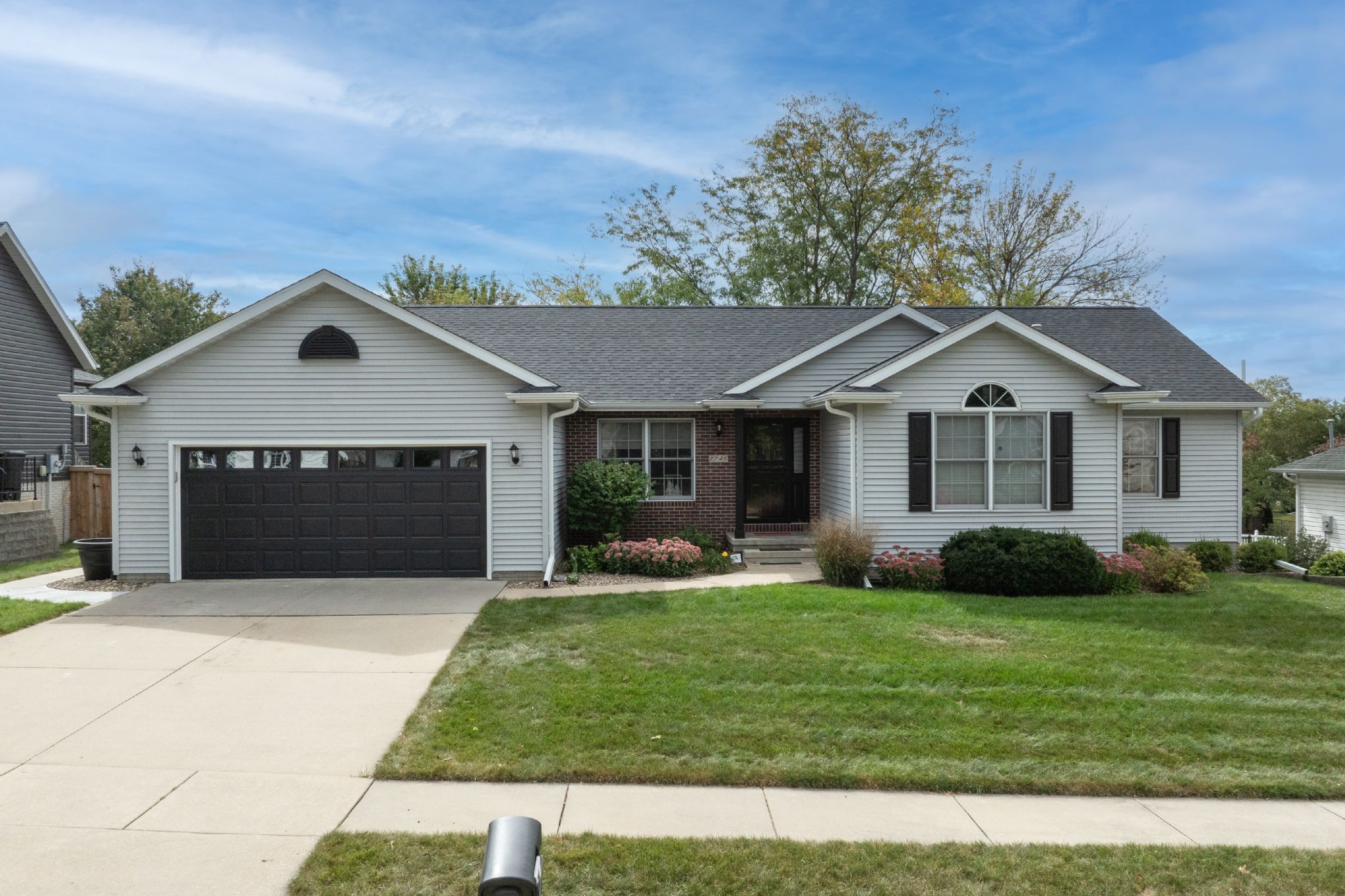 2745 Heather View Cir, Marion, IA, Image 0