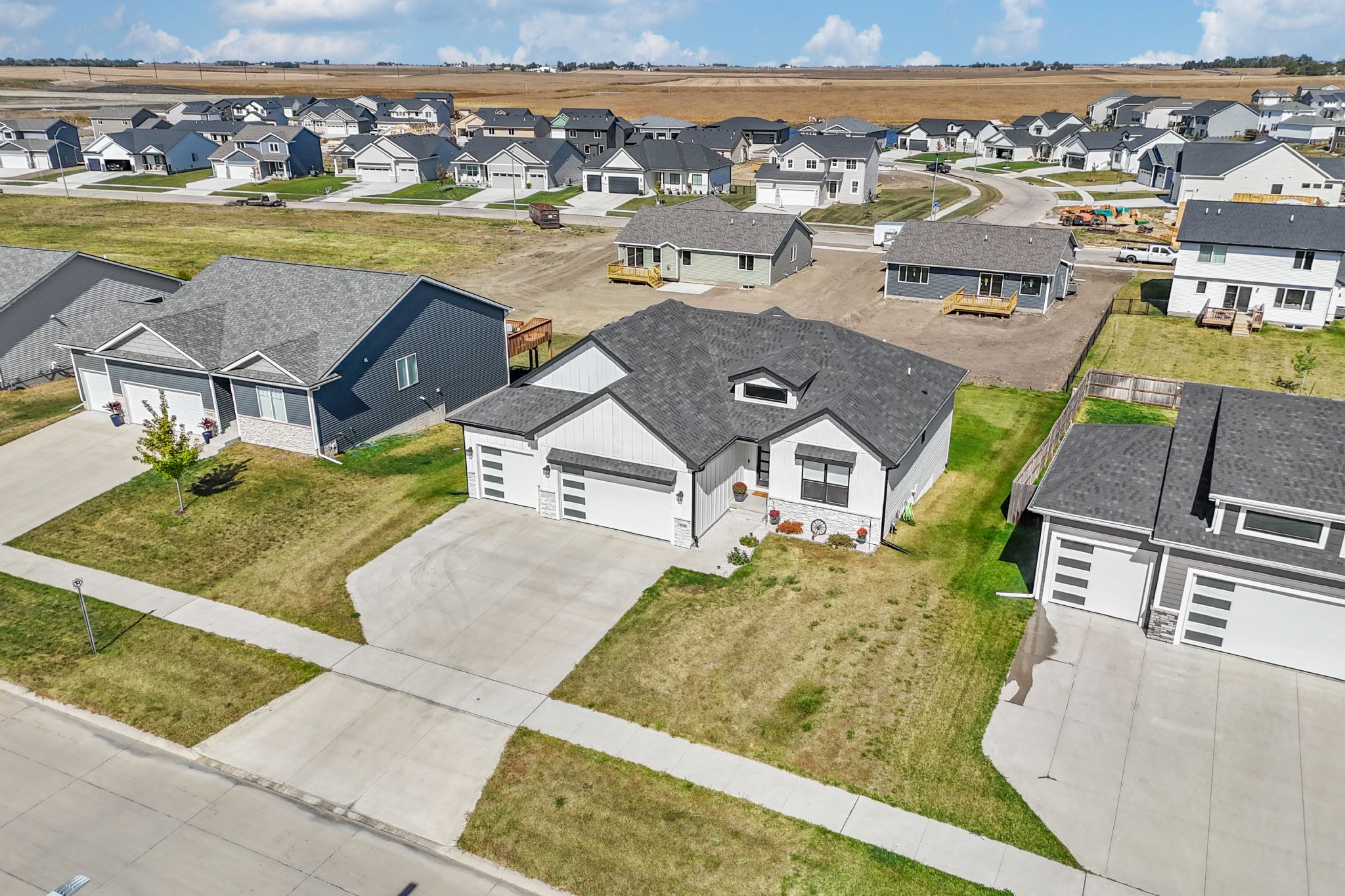 3416 NW Reinhart Dr, Ankeny, IA, Image 2