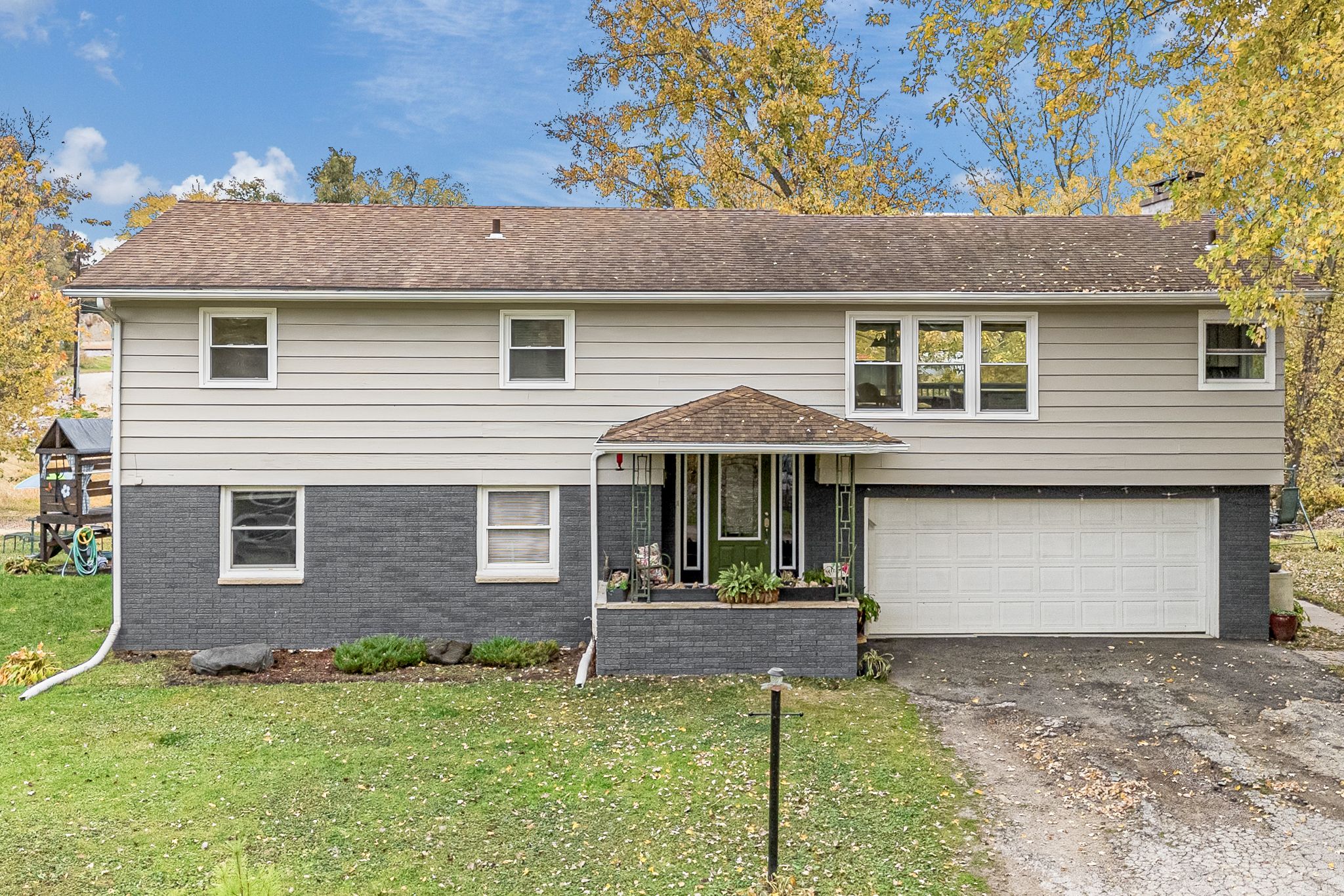 18225 249th Ave, Pleasant Valley, IA, Image 0
