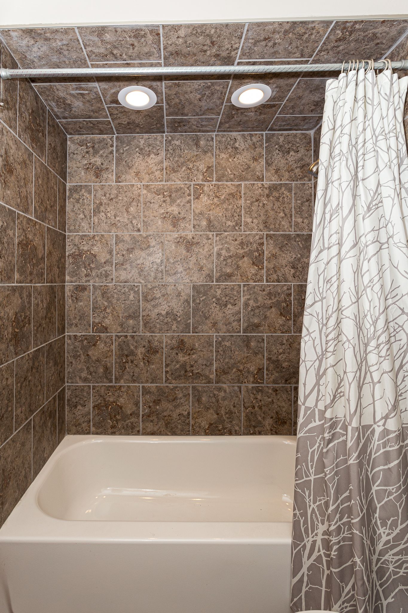 18225 249th Ave, Pleasant Valley, IA, Image 21