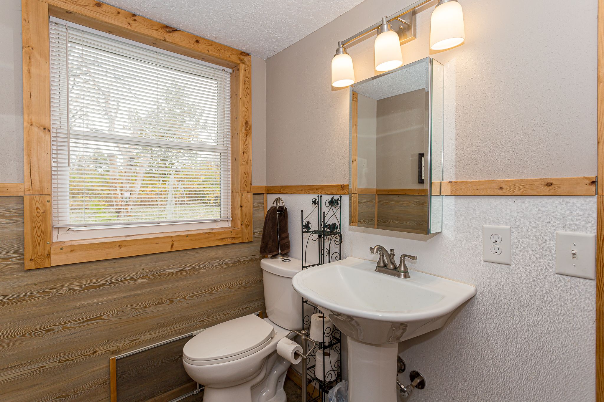 18225 249th Ave, Pleasant Valley, IA, Image 28