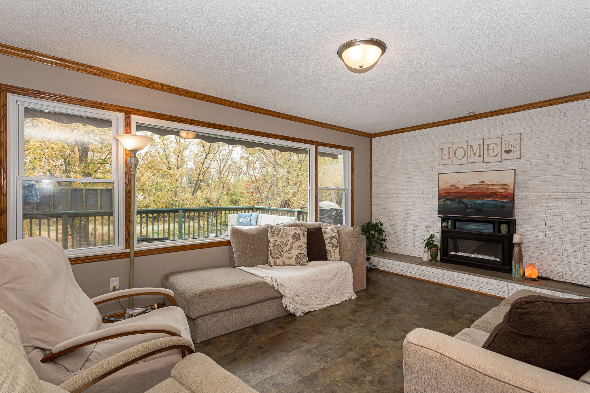 18225 249th Ave, Pleasant Valley, IA, Image 3