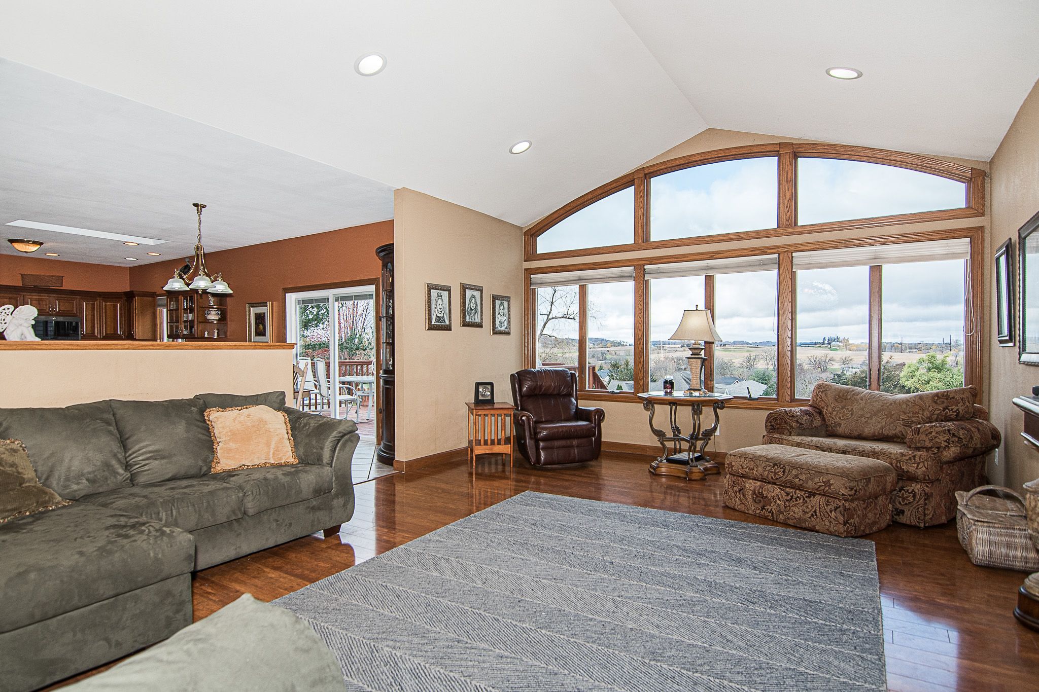 15807 Woodmoor Drive, Dubuque, IA, Image 9