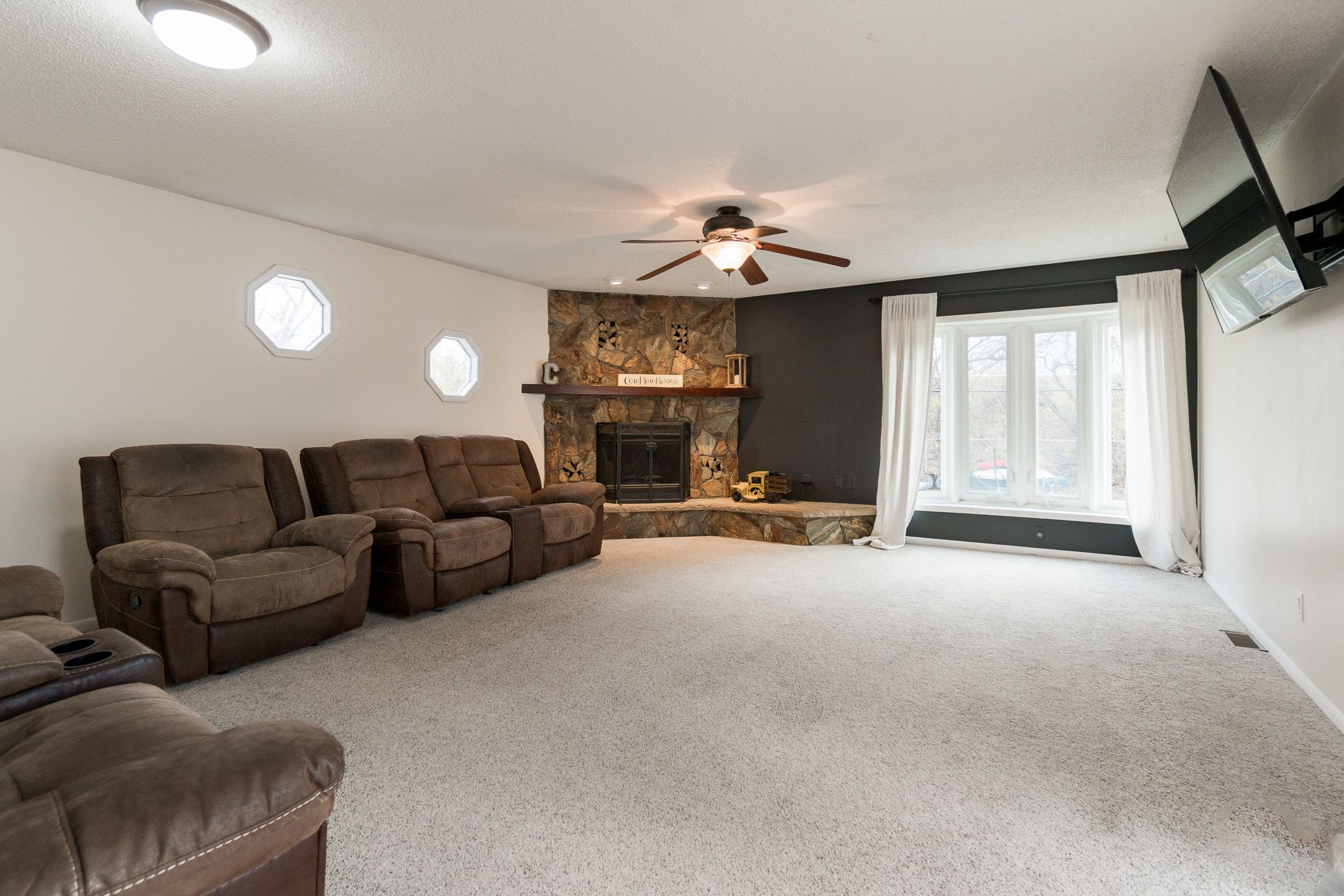 3642 Redbud Rd NE, Cedar Rapids, IA, Image 2