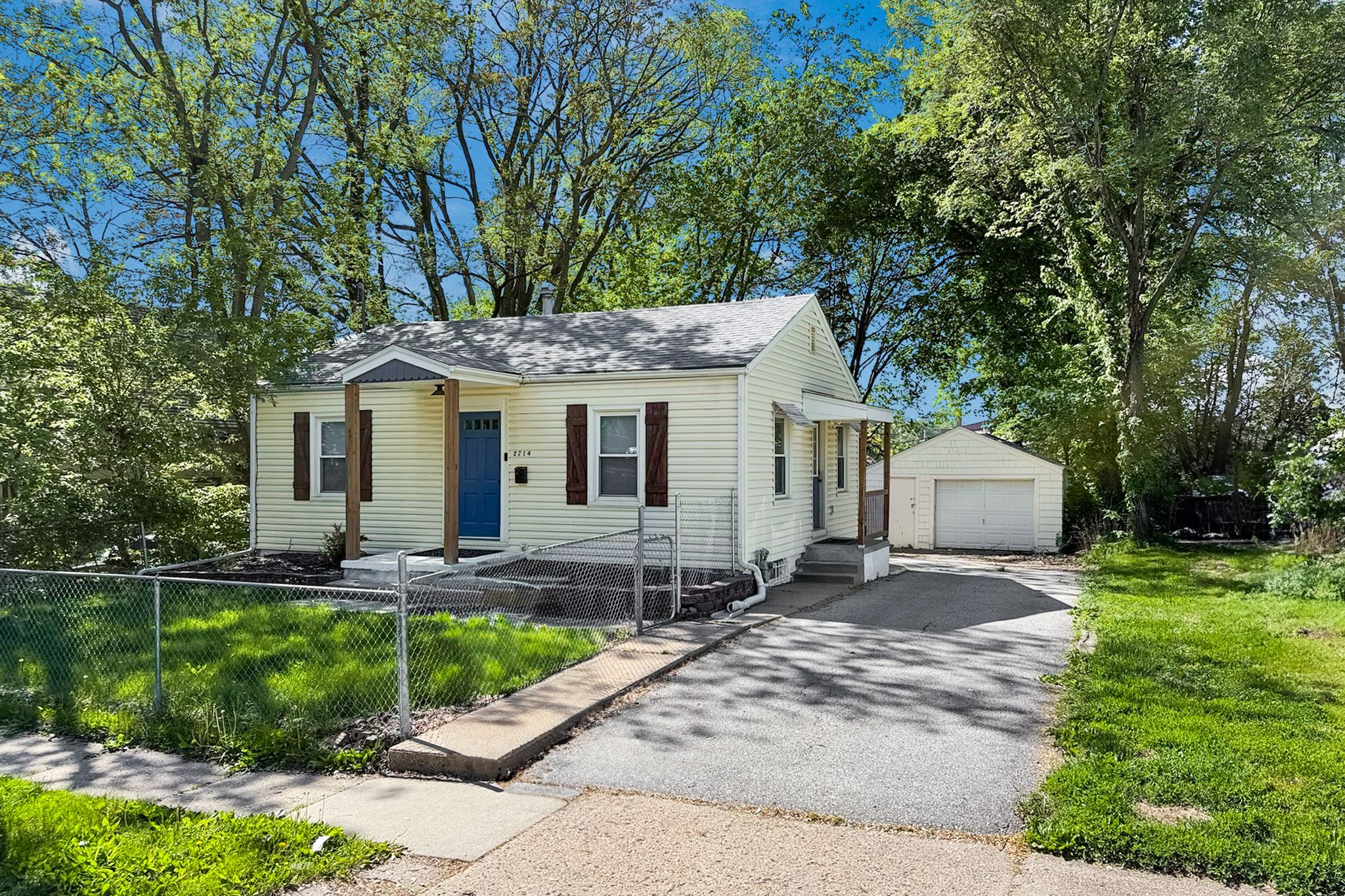 2714 College Ave, Des Moines, IA, Image 0