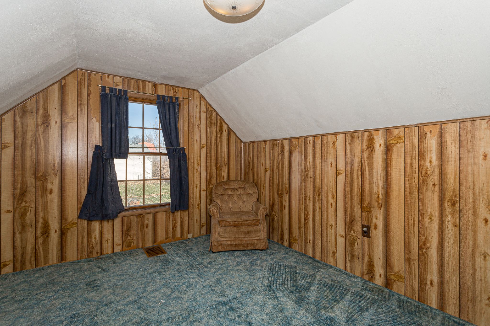 2316 E Pleasant St, Davenport, IA, Image 17