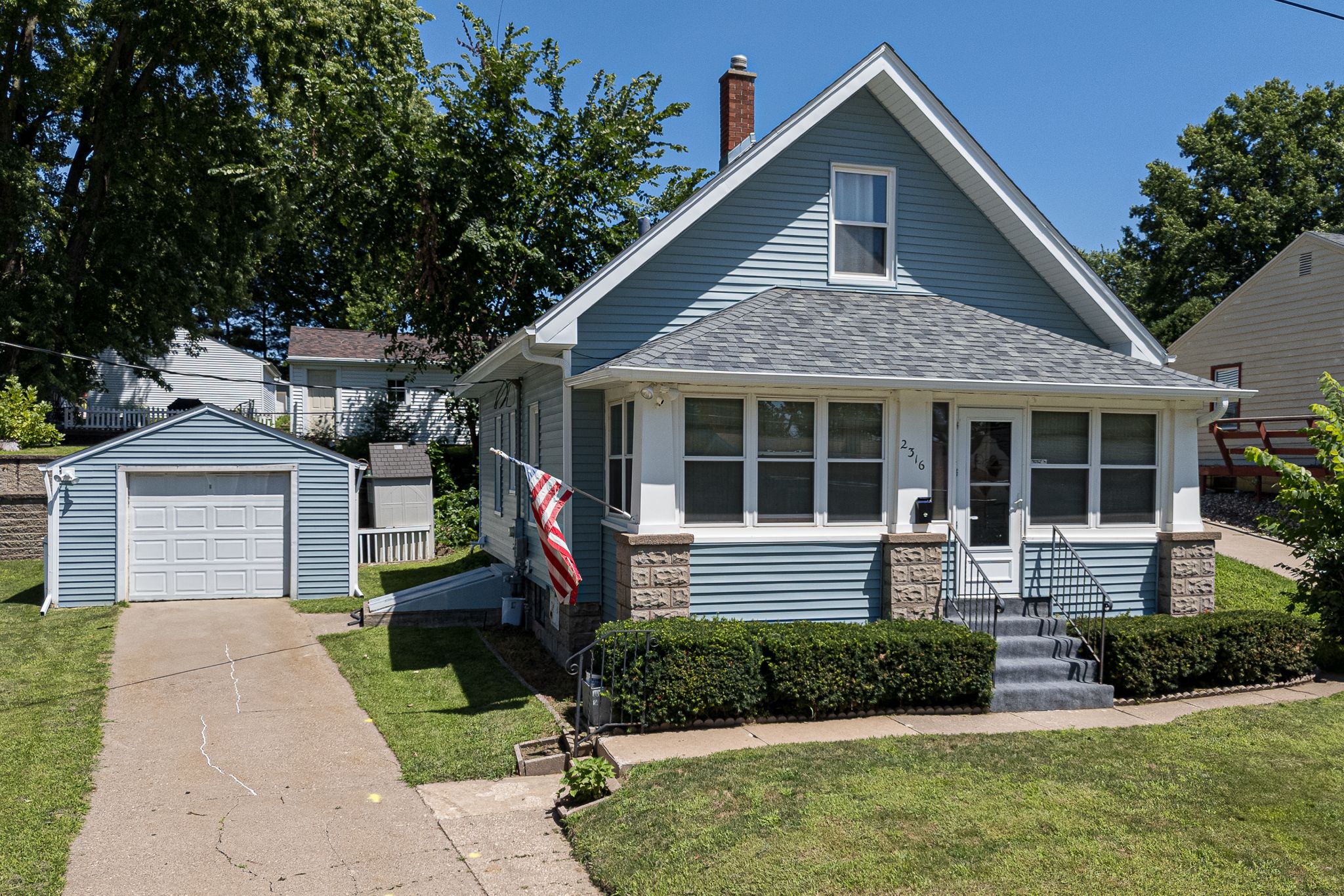 2316 E Pleasant St, Davenport, IA, Image 0