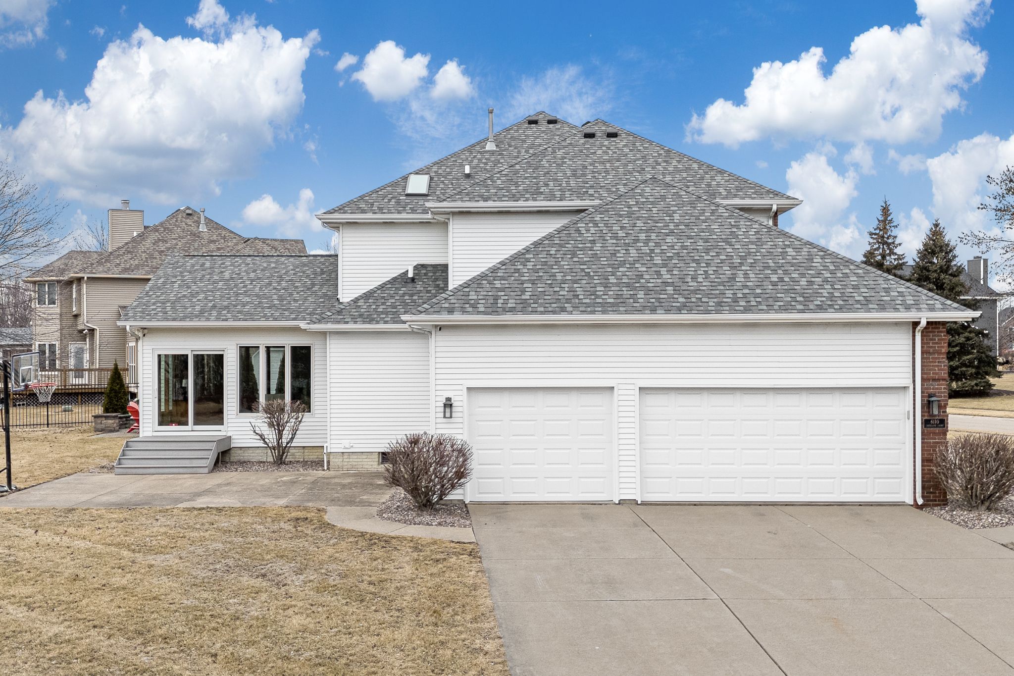 6110 Lakeland Ct, Davenport, IA, Image 1