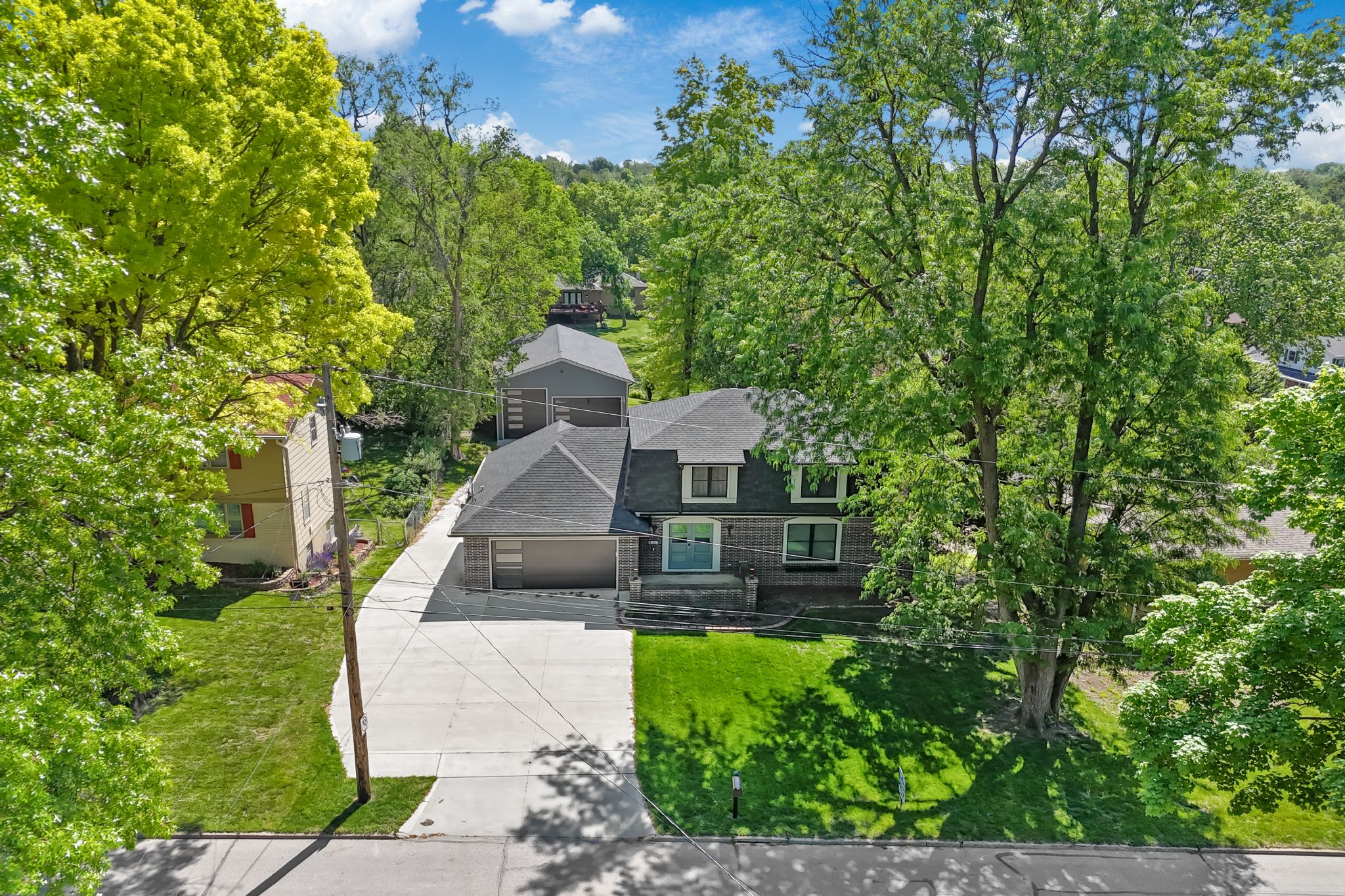 1915 69th St, Windsor Heights, IA, Image 0