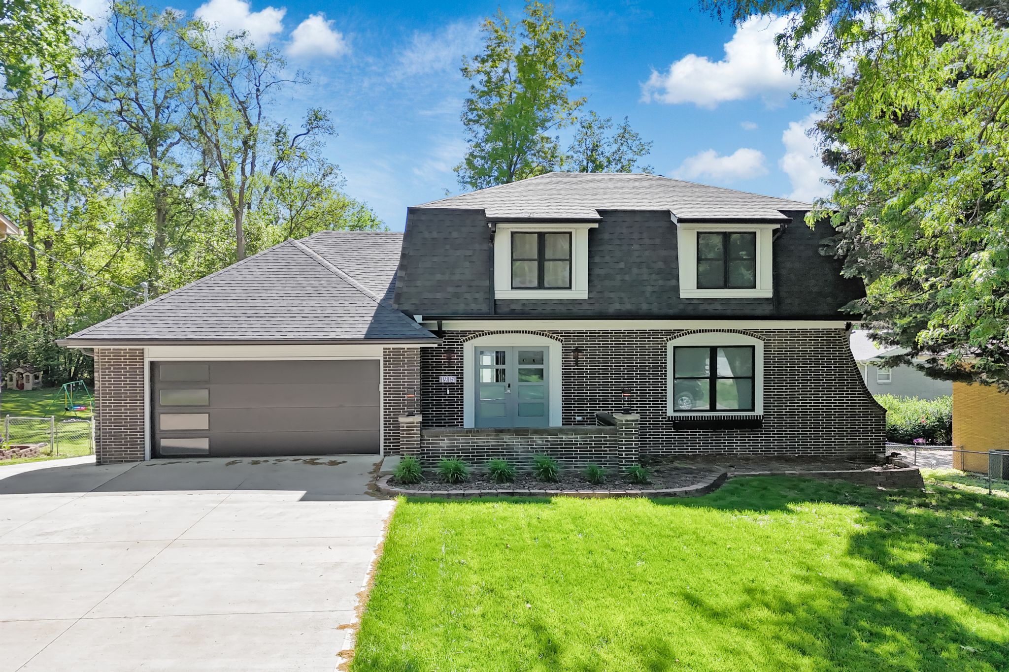 1915 69th St, Windsor Heights, IA, Image 1