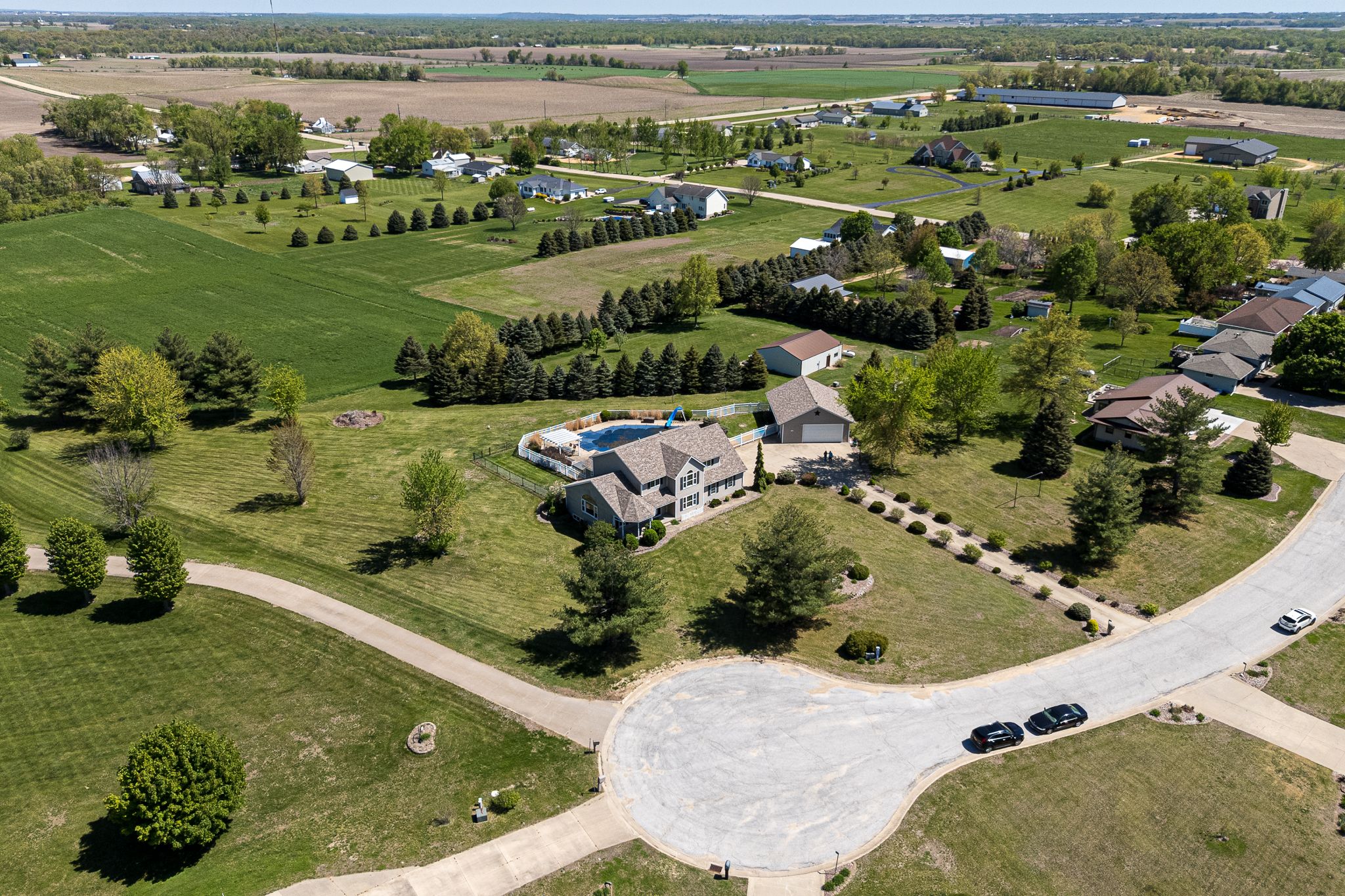 2587 282nd Ave, De Witt, IA, Image 2