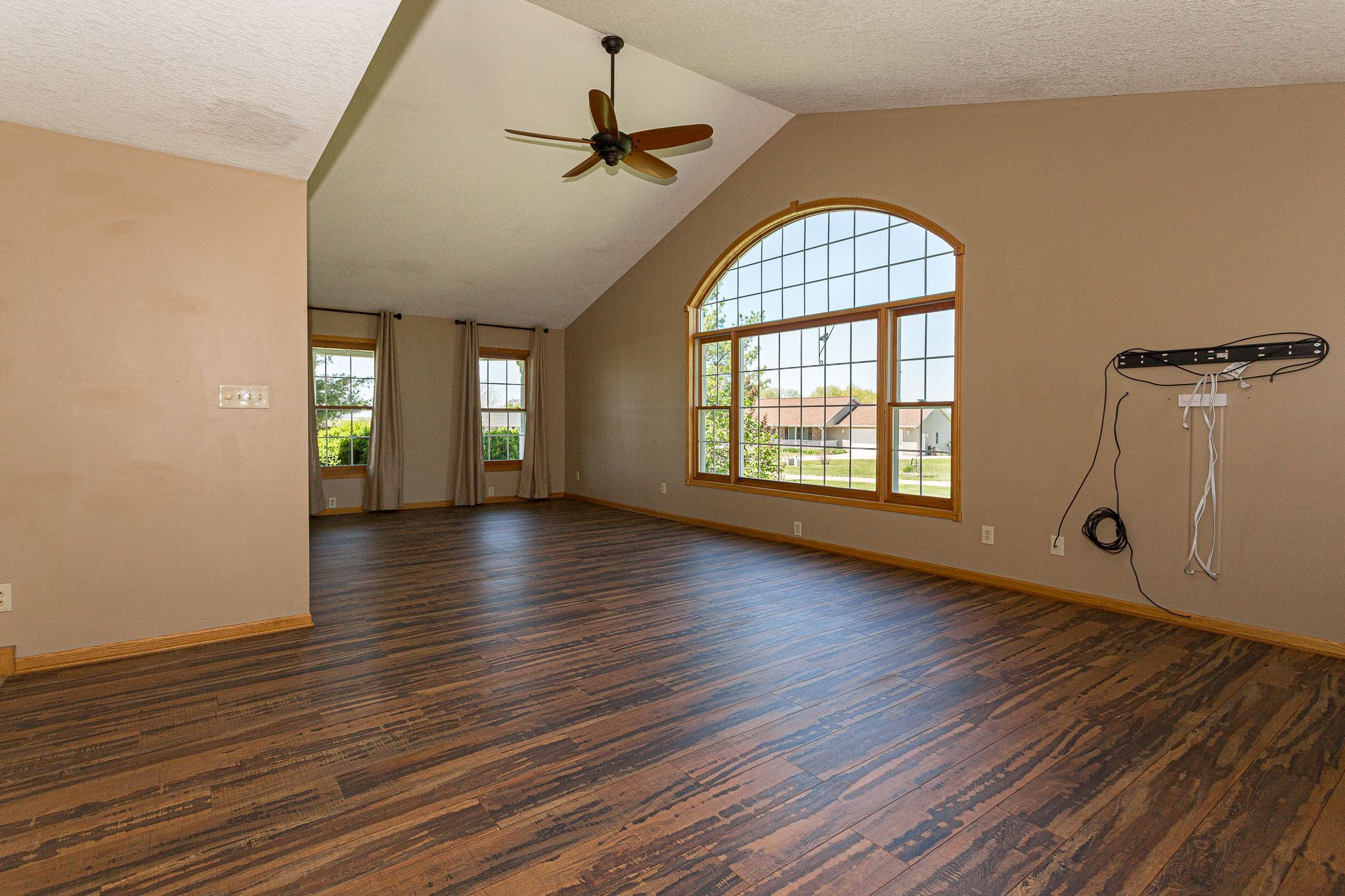 2587 282nd Ave, De Witt, IA, Image 3