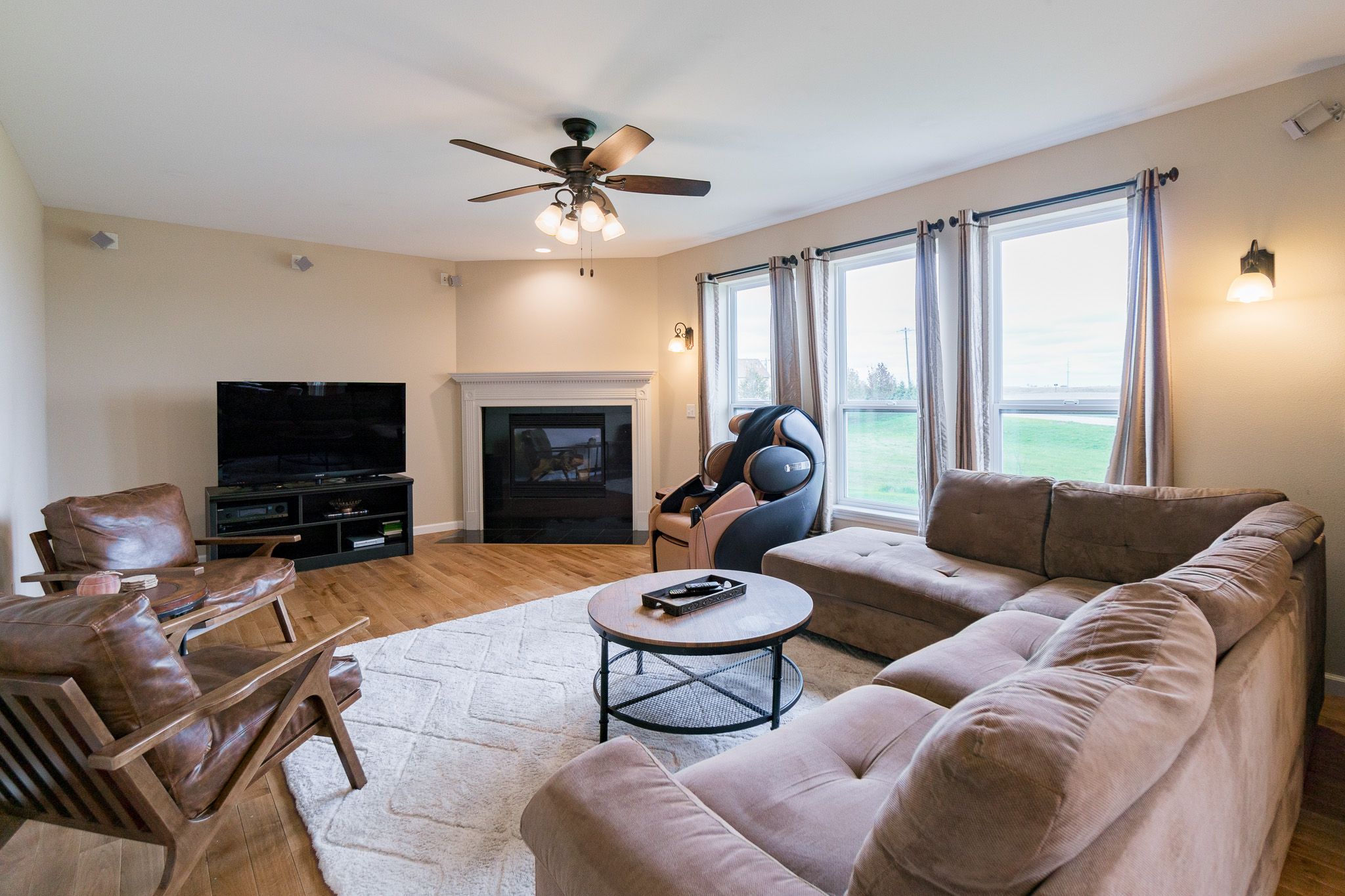 7915 Sandhurst Dr NW, Cedar Rapids, IA, Image 2
