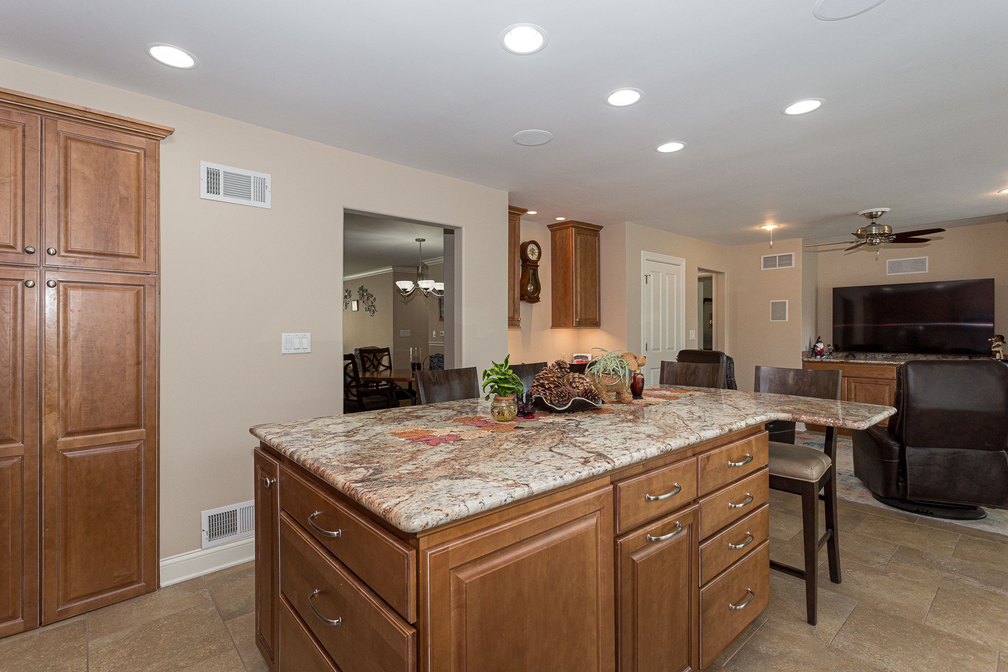 3215 E Locust St, Davenport, IA, Image 12