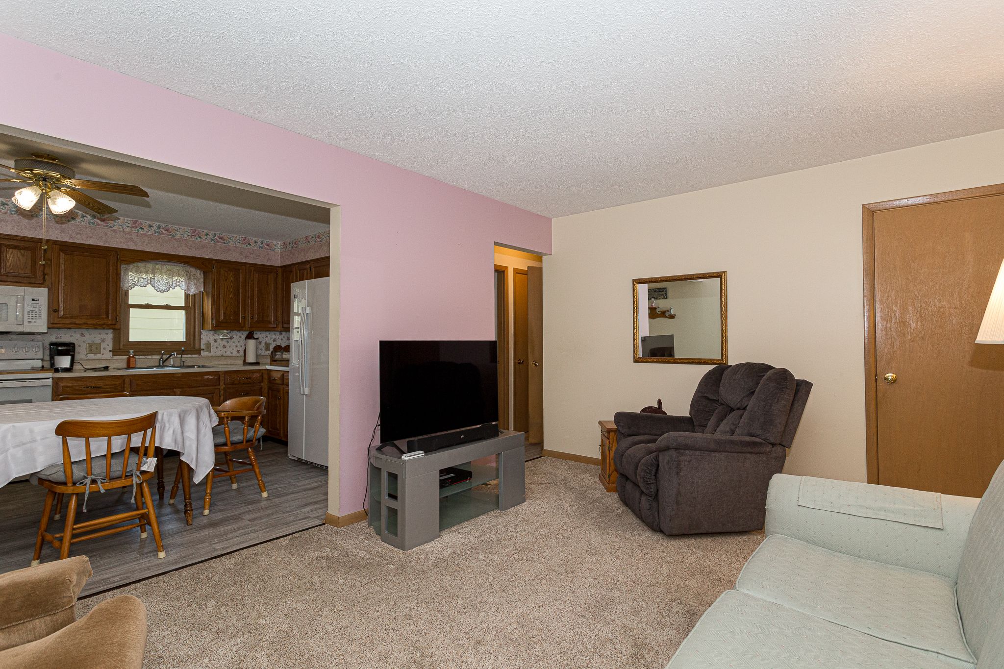 421 W Davenport St, Eldridge, IA, Image 3