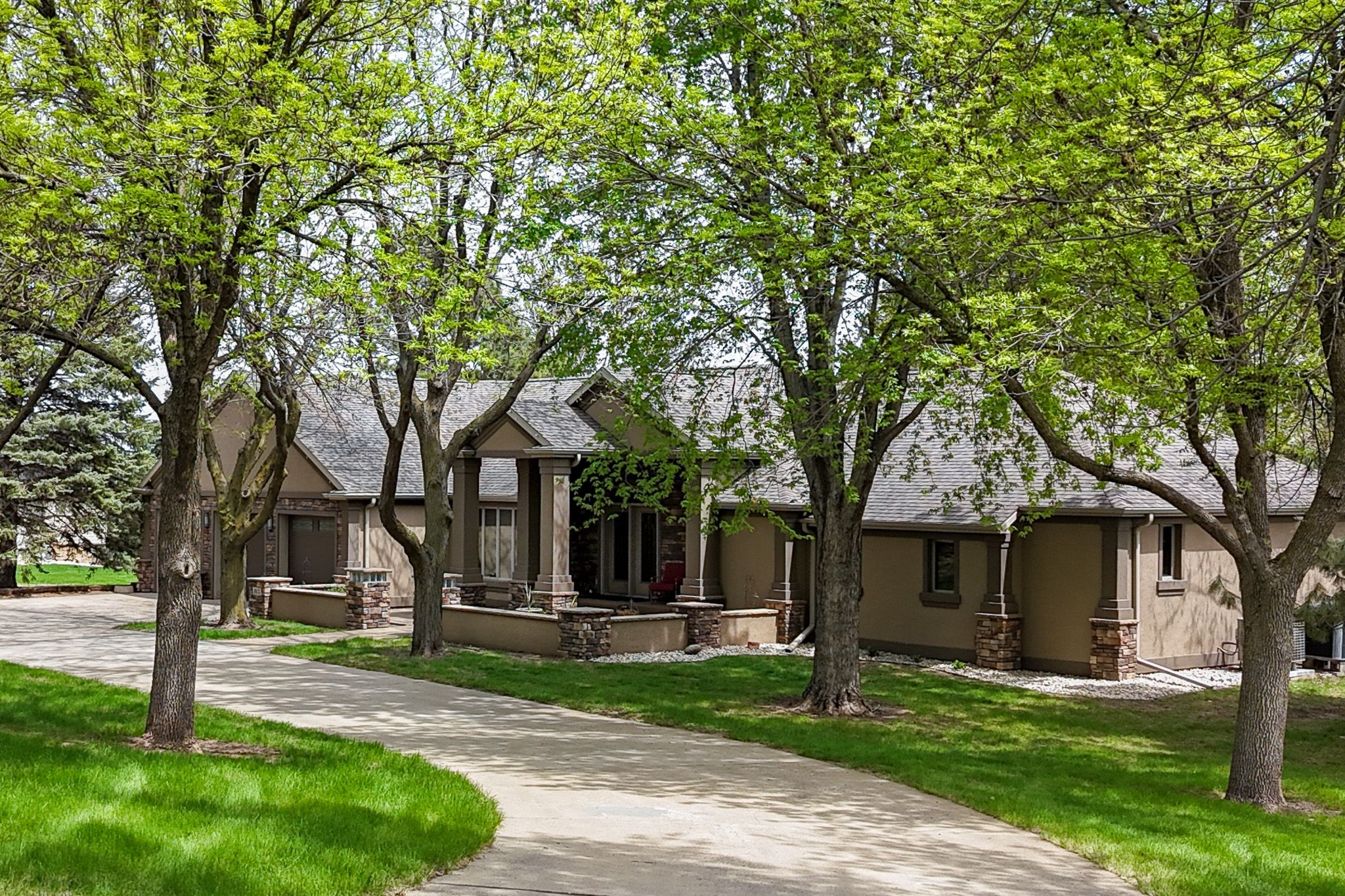 312 W Lyncrest Tr, Sioux Falls, SD, Image 1