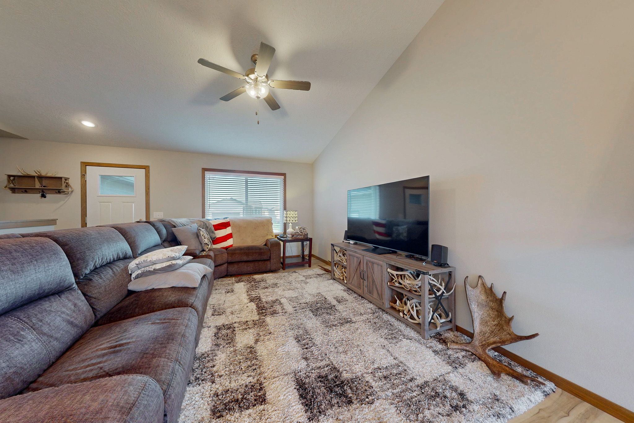 1904 E 70th St N, Sioux Falls, SD, Image 2