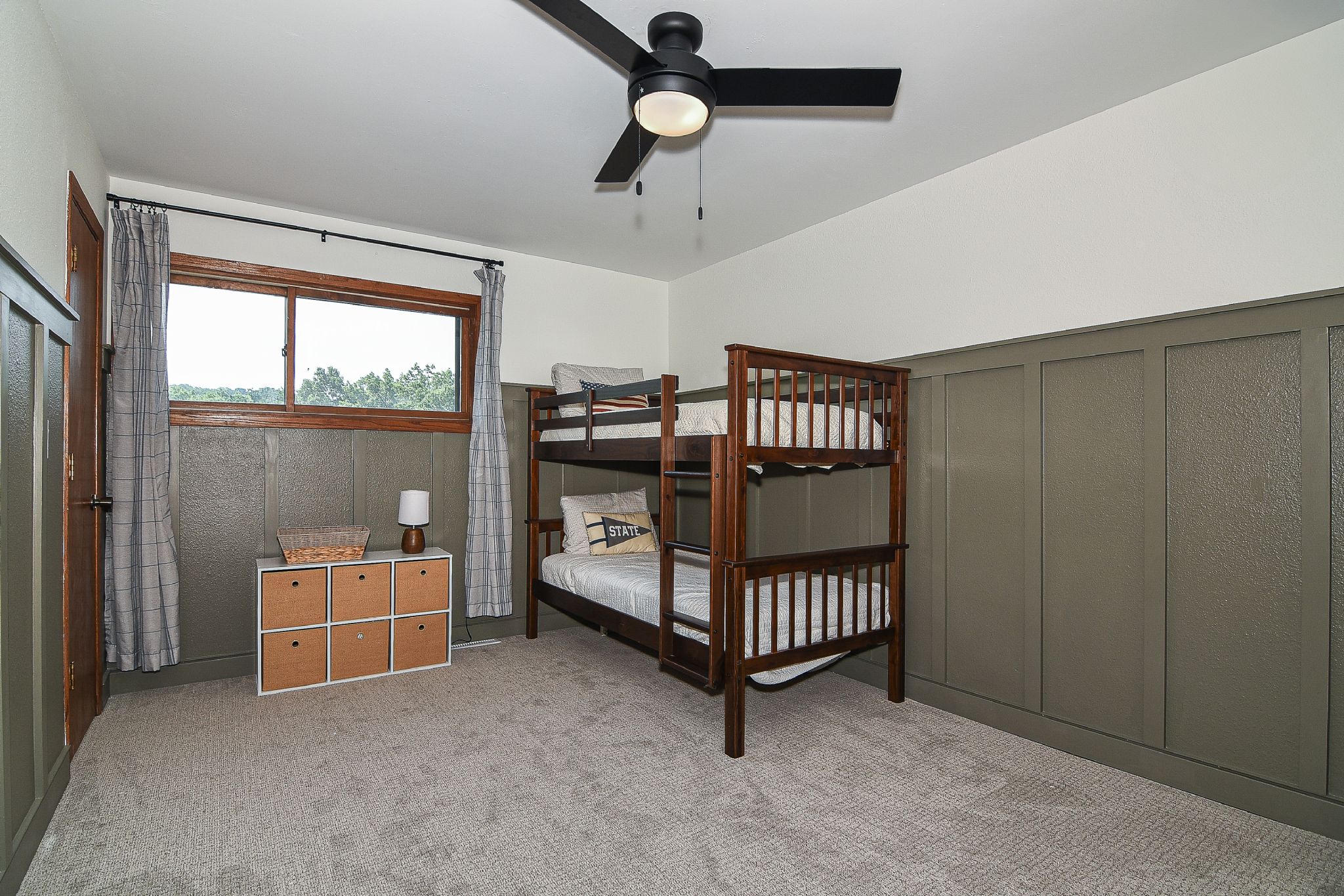 11184 Woodview Drive, Dubuque, IA, Image 21