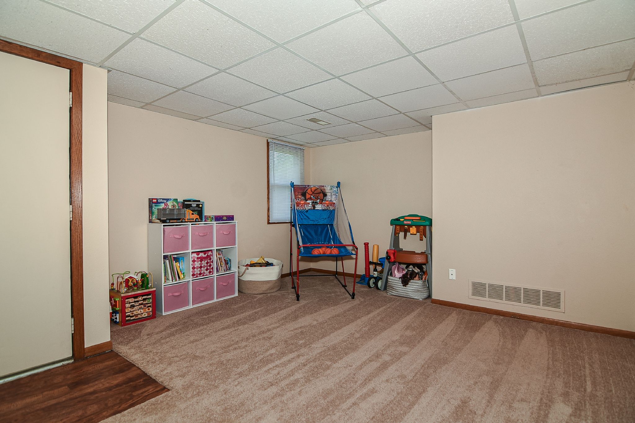 11184 Woodview Drive, Dubuque, IA, Image 27