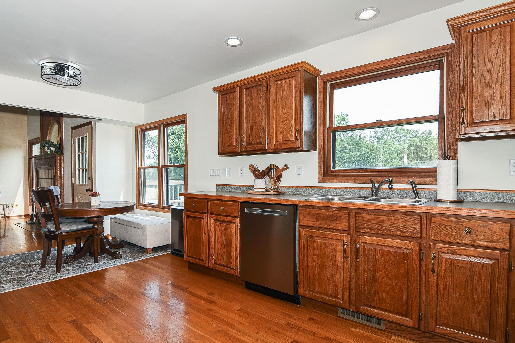 11184 Woodview Drive, Dubuque, IA, Image 8