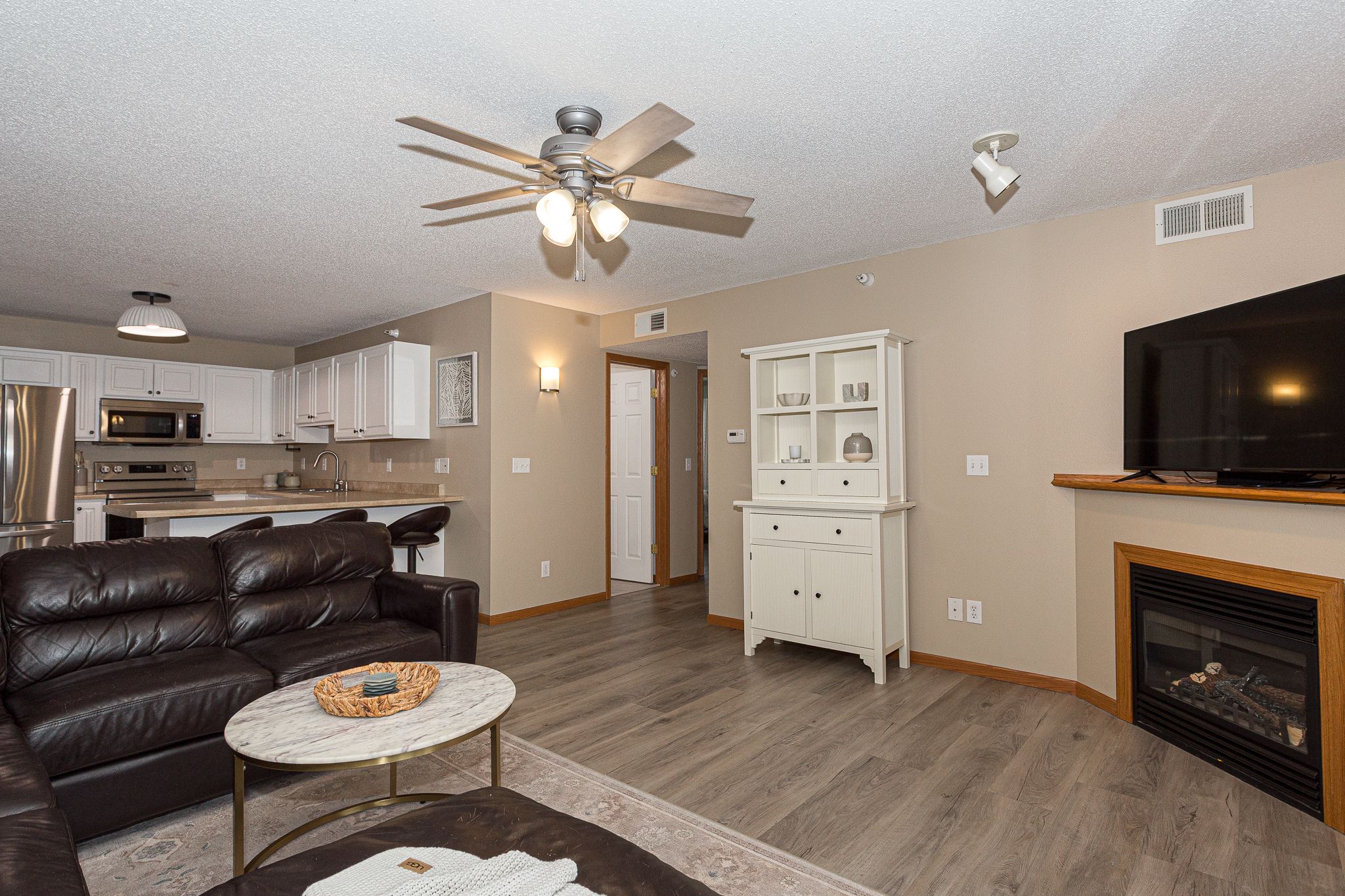 3209 South 16th Avenue, Eldridge, IA, Image 3