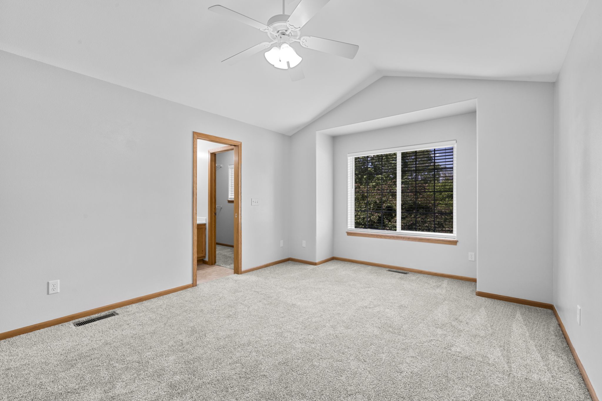 4381 E Court St, Iowa City, IA, Image 18